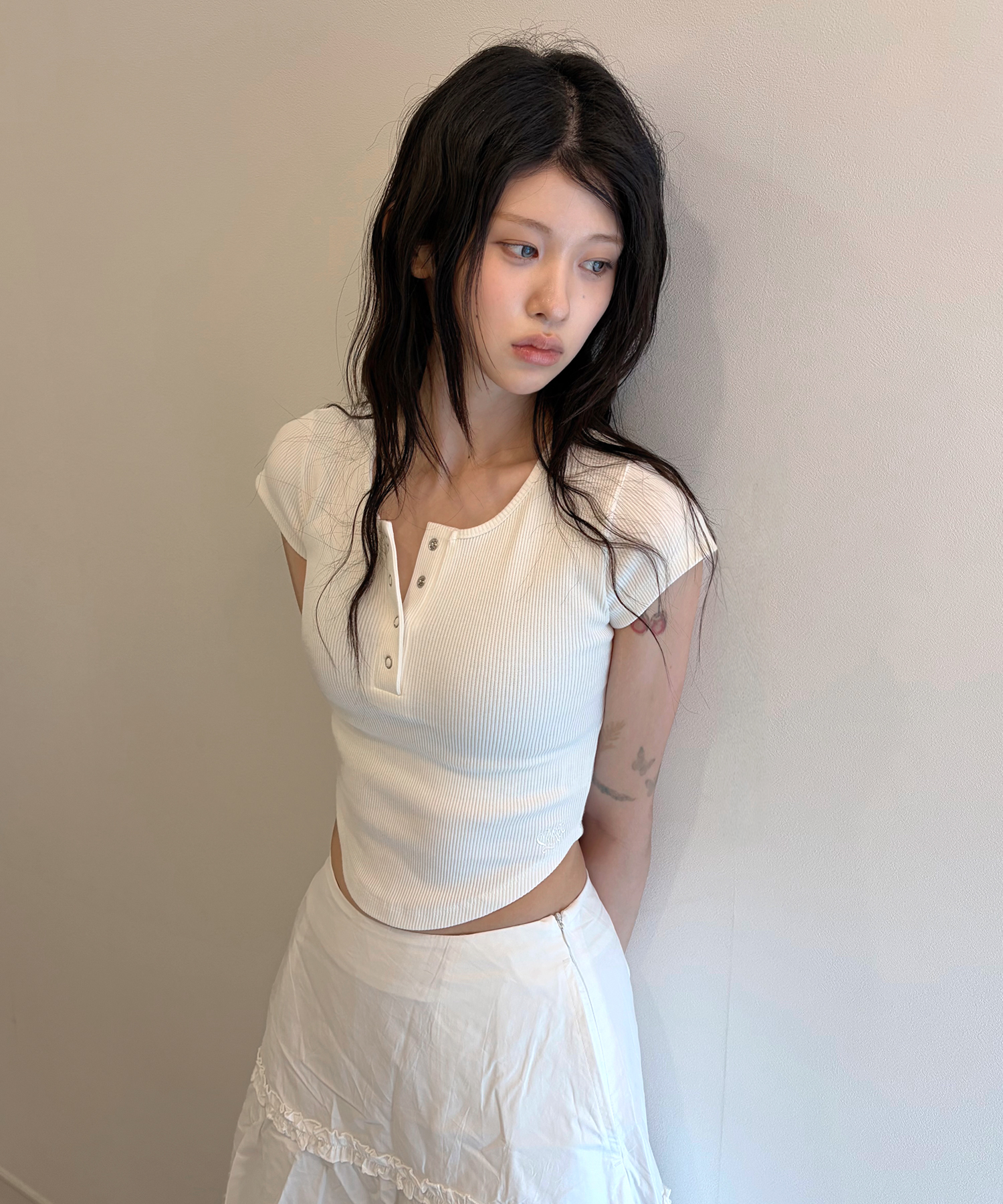BUTTON SLIM ROUND Футболка_3color