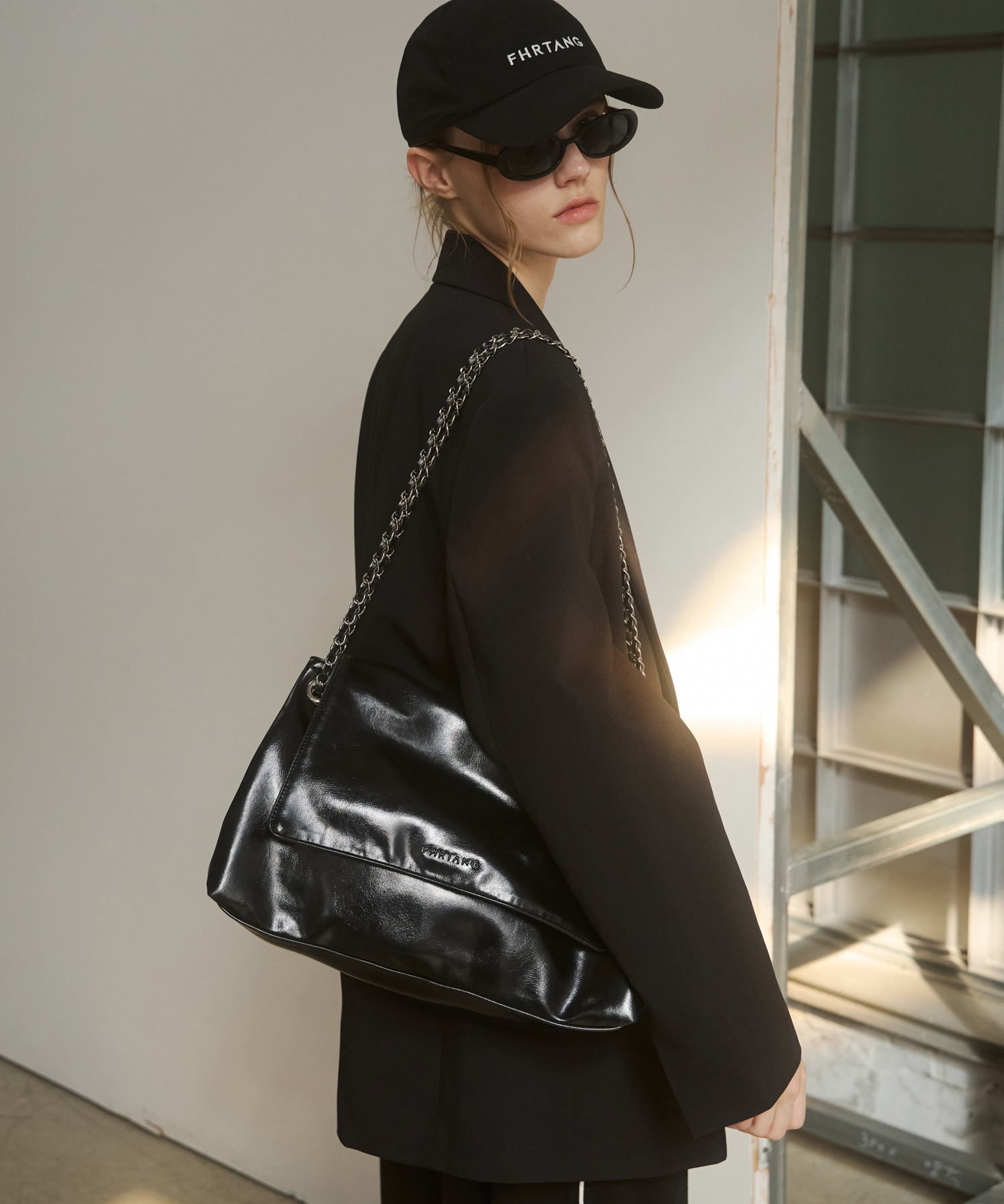 PREMIER CHAIN BAG black