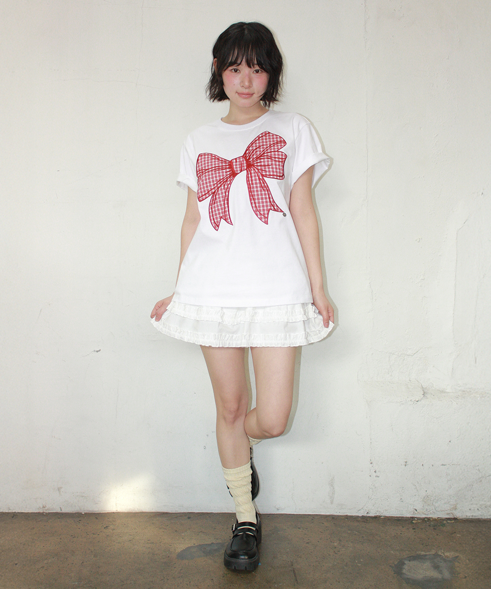 BIG RIBBON APPLIQUE BASIC FIT T SHIRT WHITE