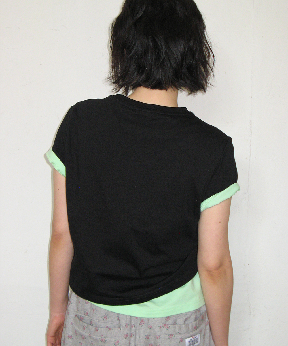 MINI LABEL CROP SHORT SLEEVE BLACK