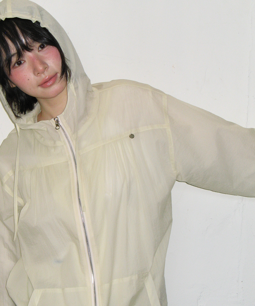 SHEER SHIRRING WINDBREAKER CREAM