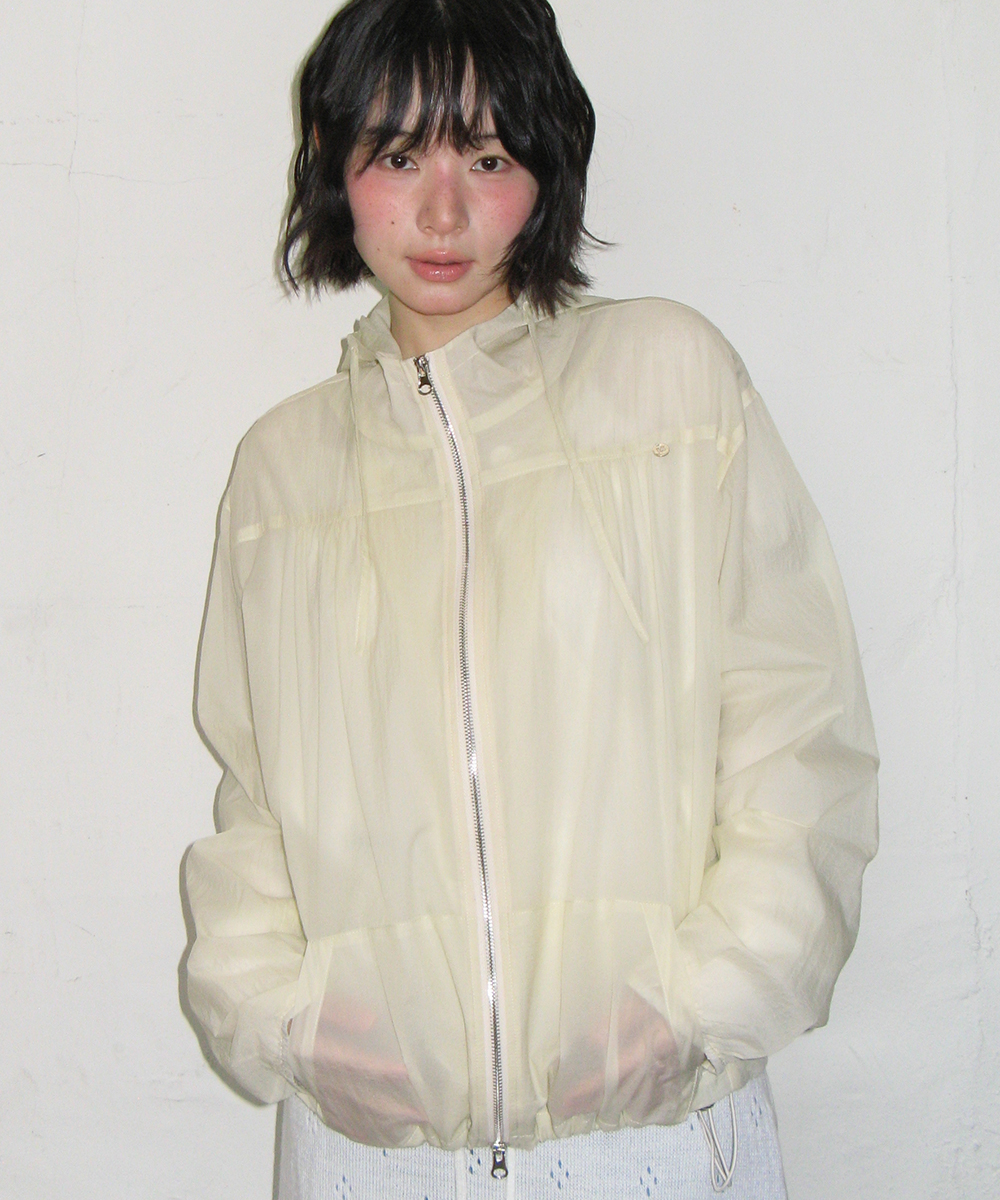 SHEER SHIRRING WINDBREAKER CREAM