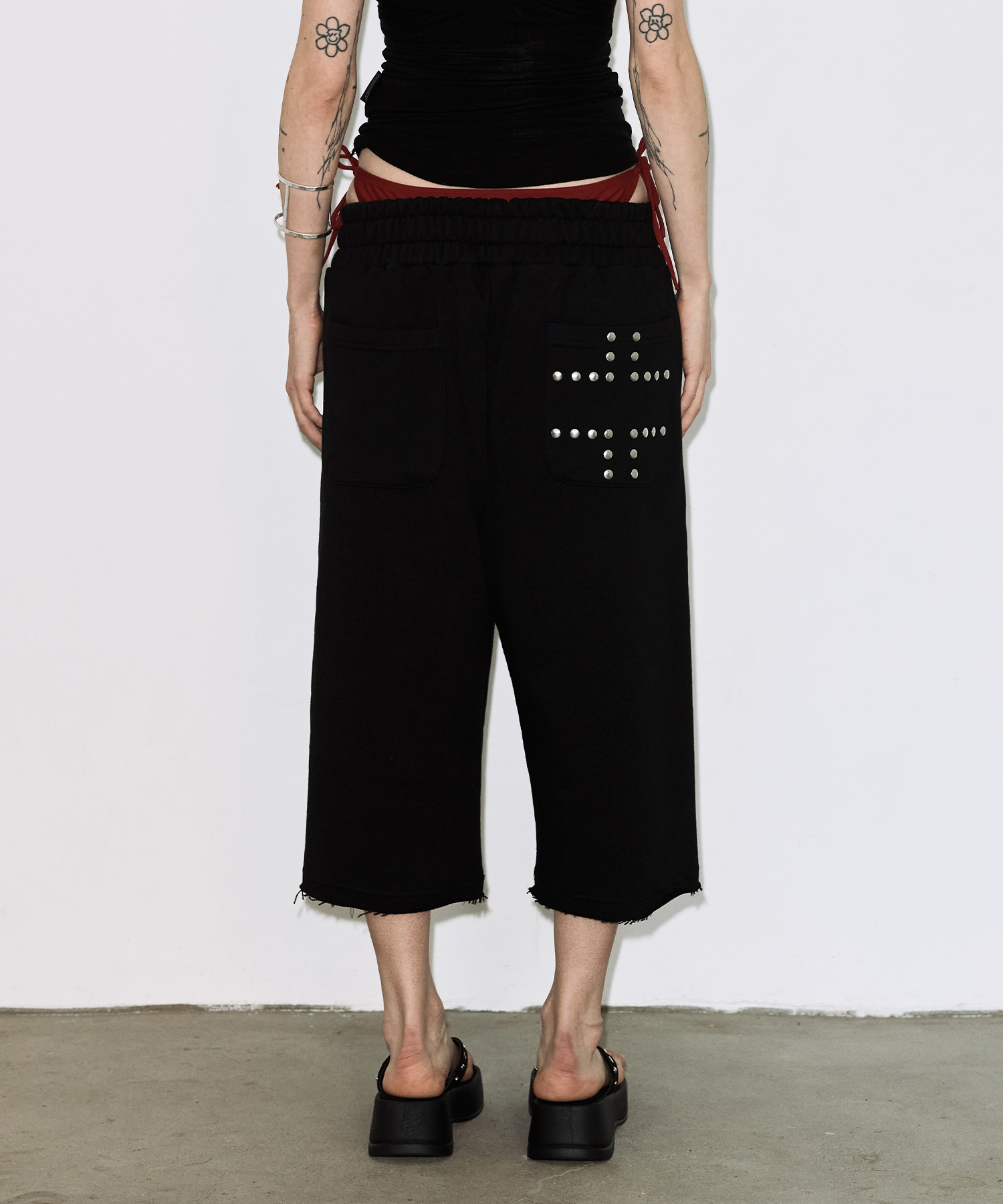 PEGASUS BERMUDA PANTS (BLACK) F26QD144
