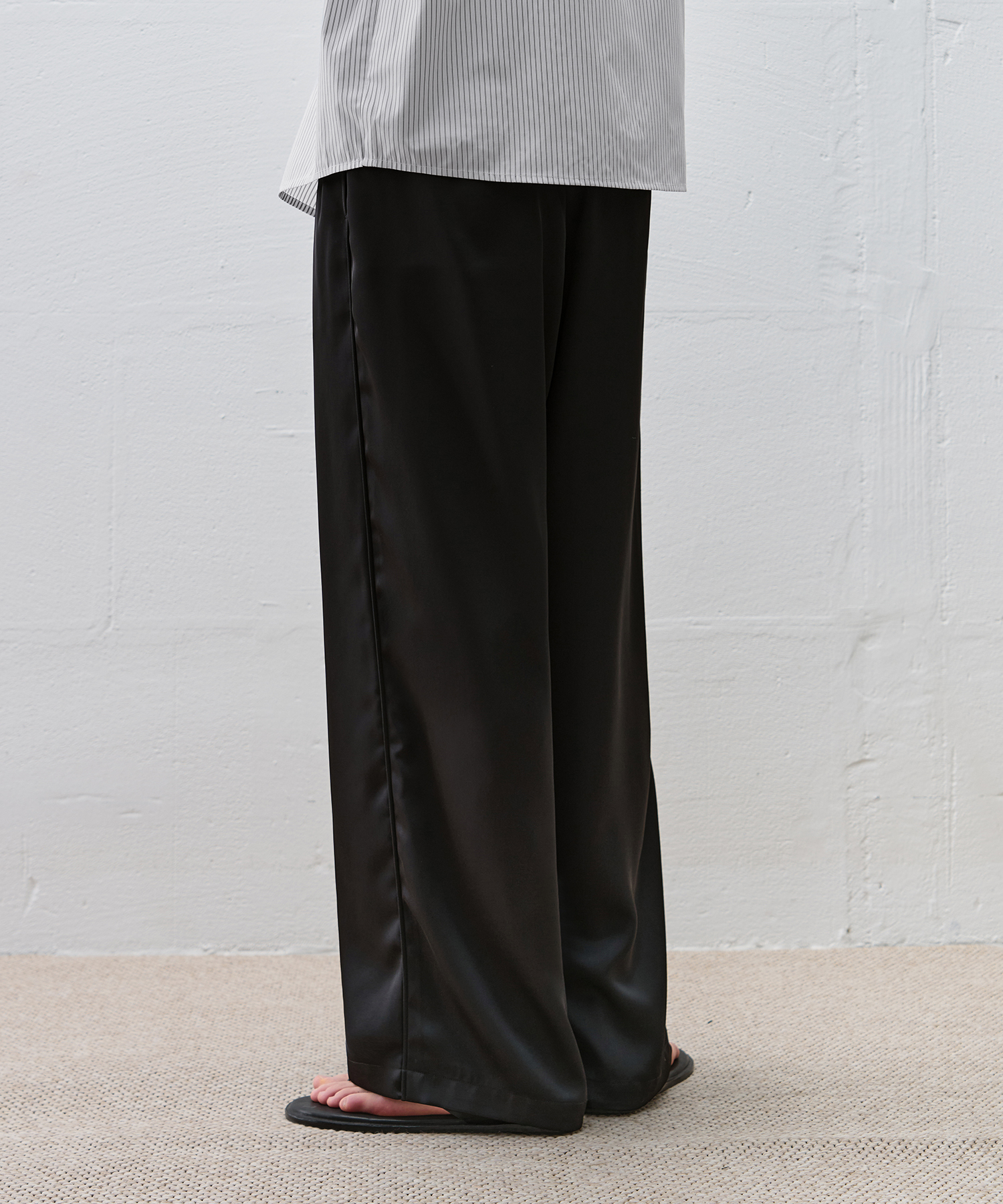 LUSTER SINGLE LINE TRACK PANTS [BLACK]