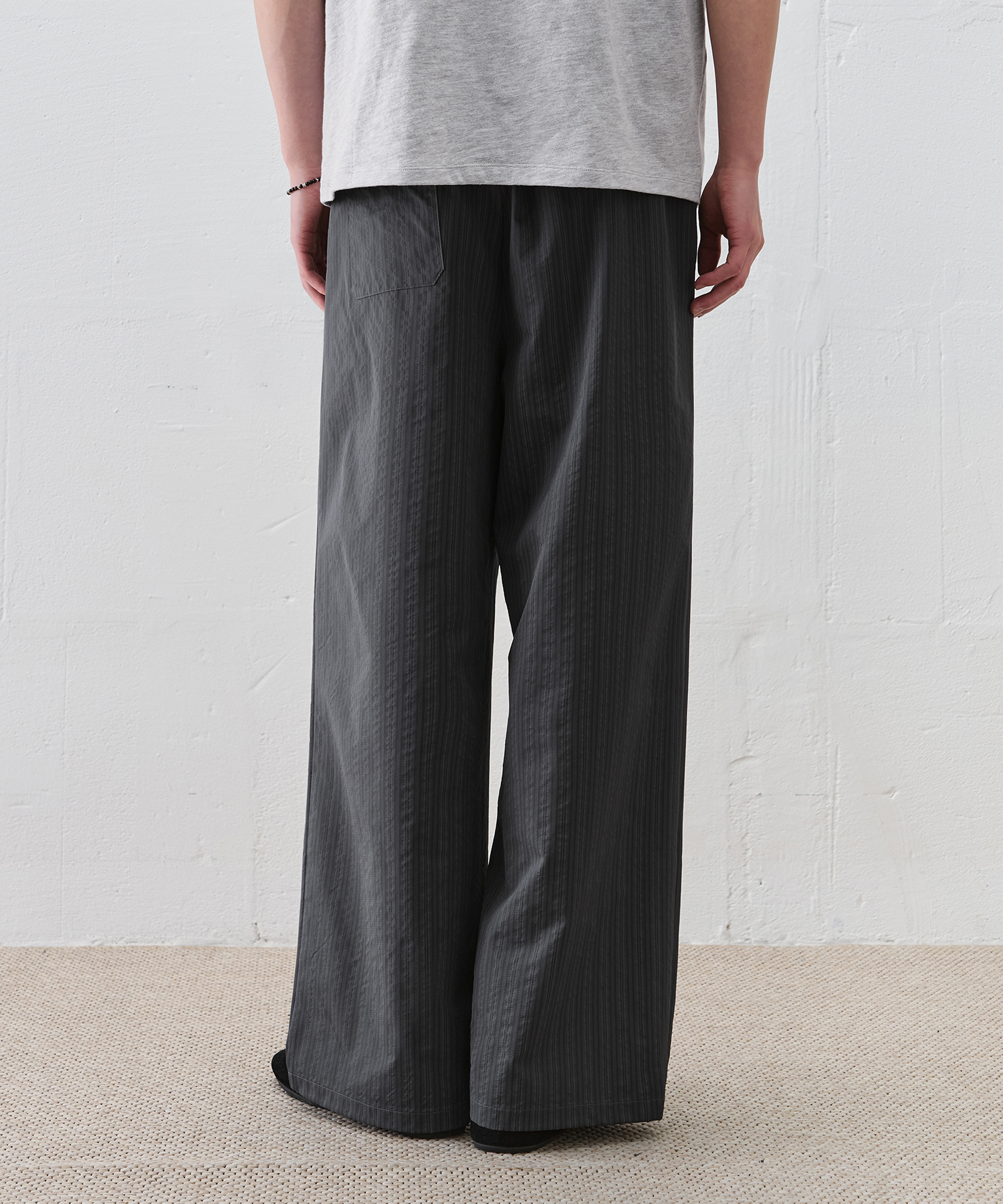 RUSTLE STRIPE BANDING PANTS [CHARCOAL]