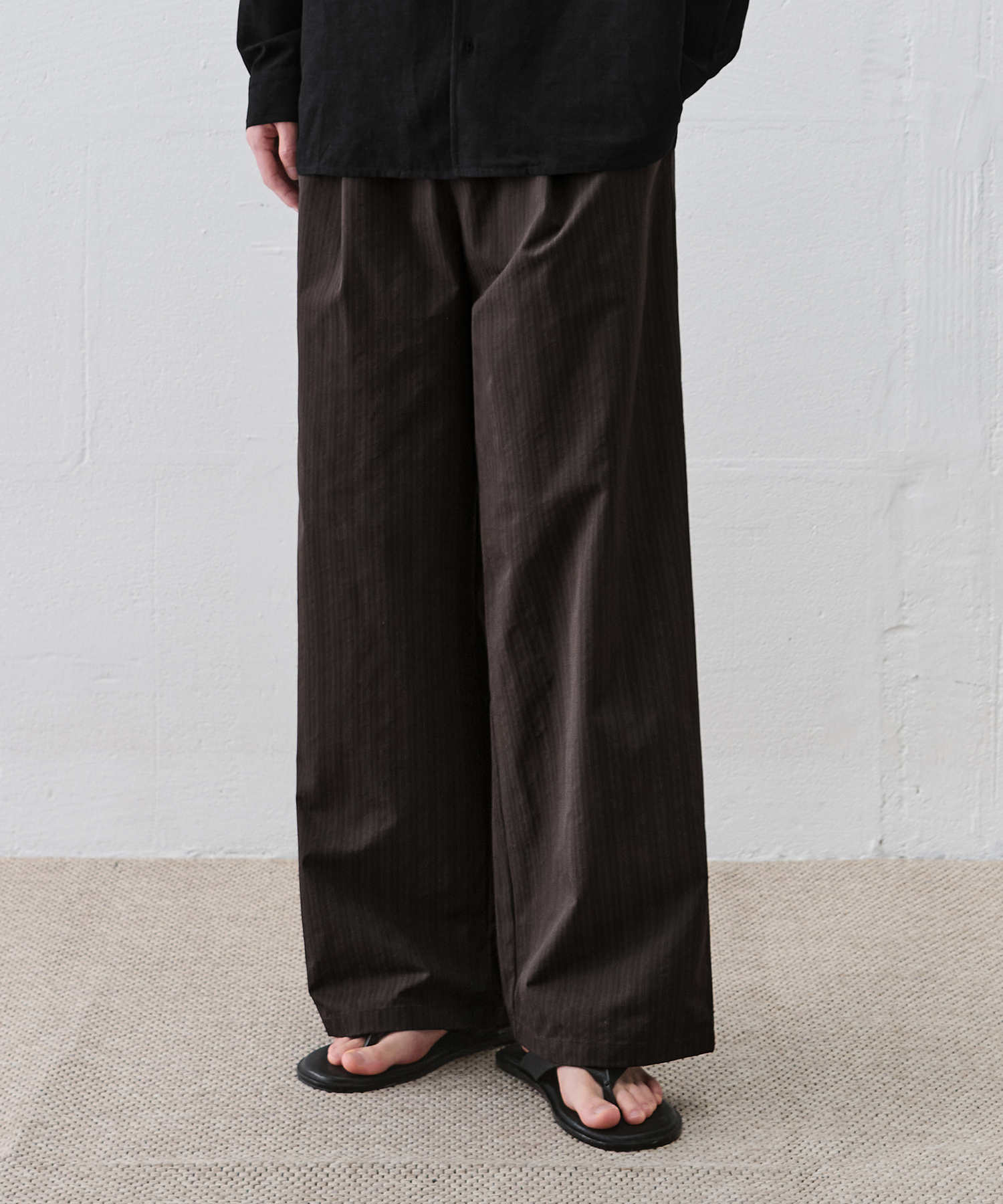 RUSTLE STRIPE BANDING PANTS [BROWN]
