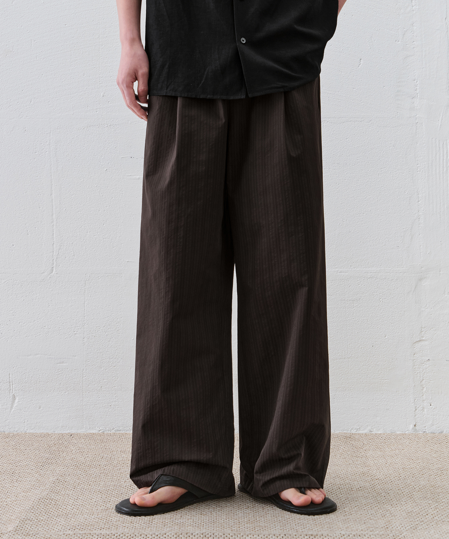 RUSTLE STRIPE BANDING PANTS [BROWN]