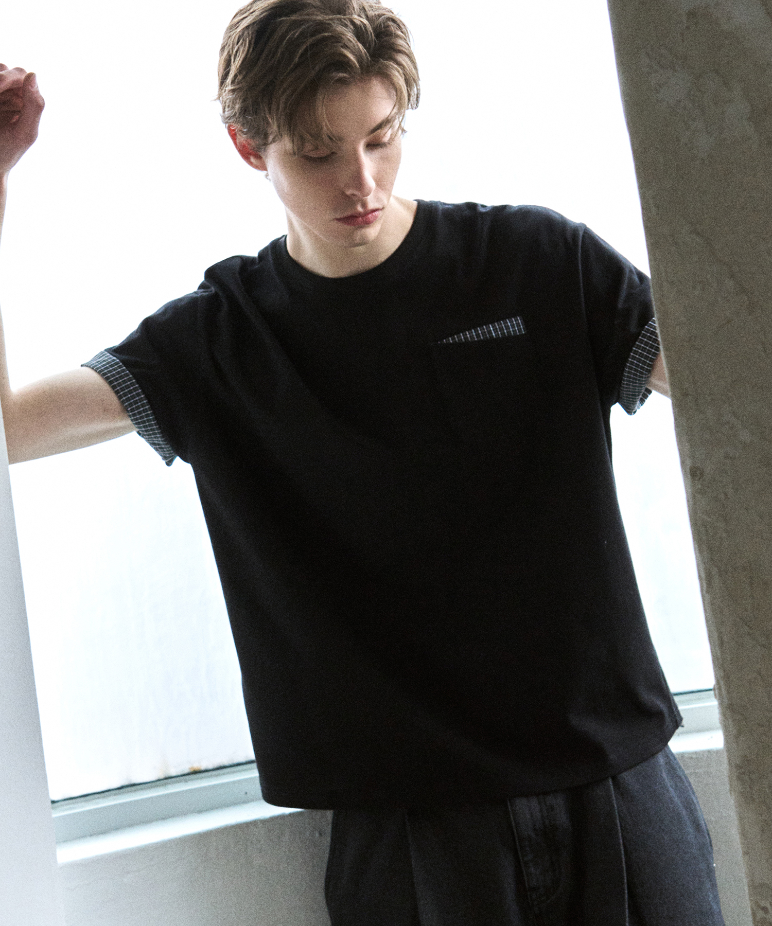 ROLL UP CHECK HALF T-SHIRT [BLACK]