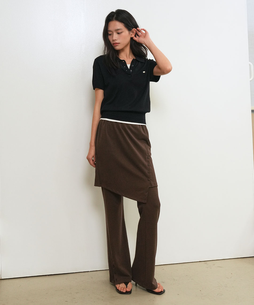 woman airy essential collar half knit [black]