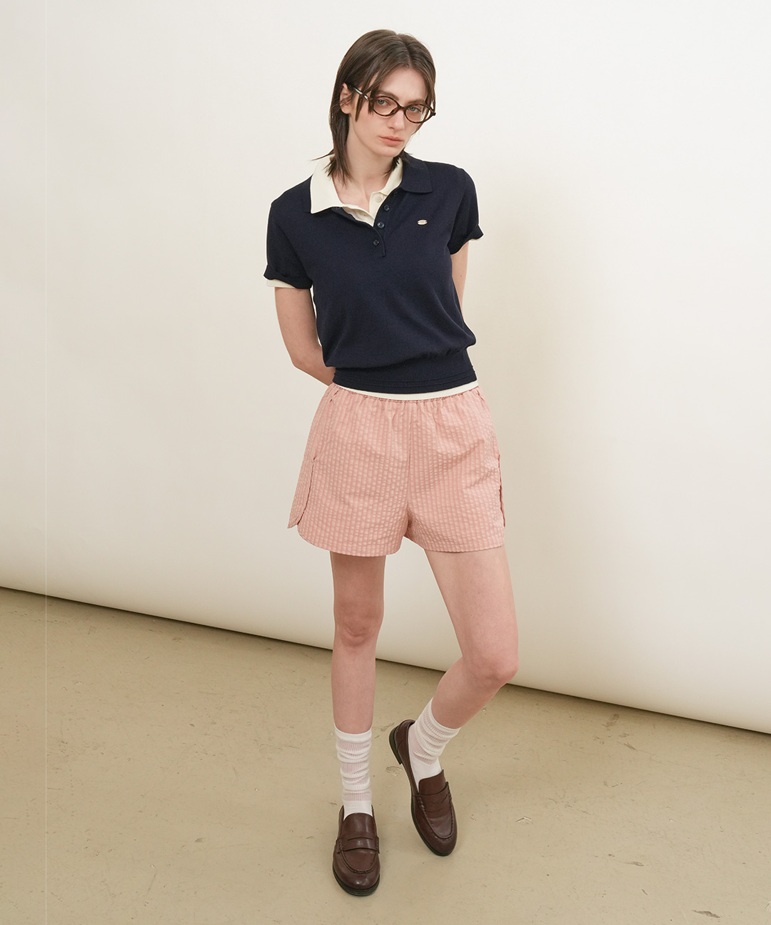 woman airy essential collar half knit [navy]