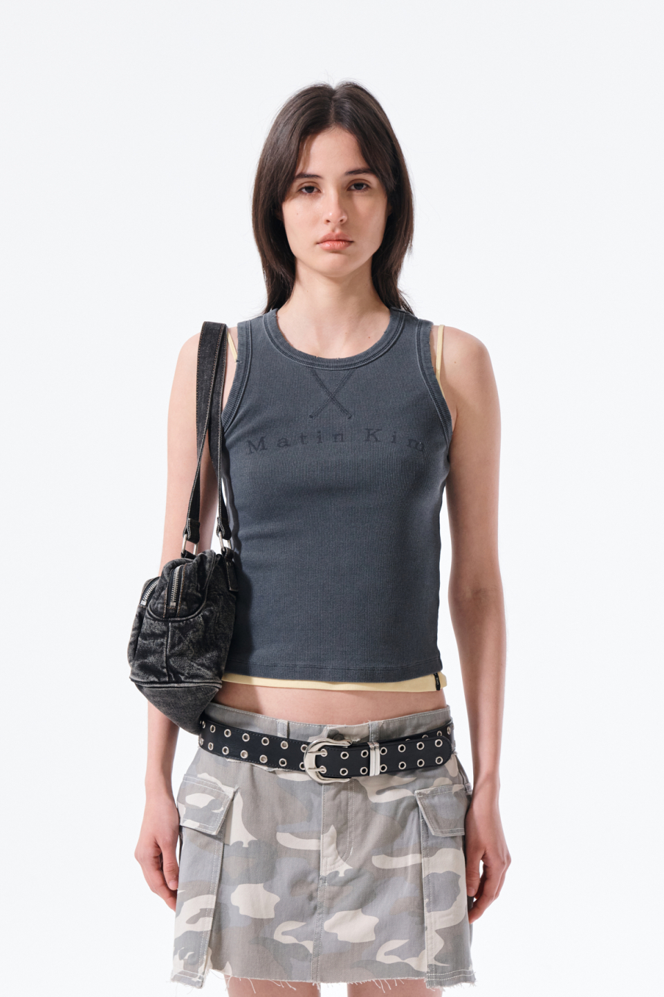 MUSINSA公式 | MATIN KIM DISTRESSED SLEEVELESS LOGO TOP IN CHARCOAL