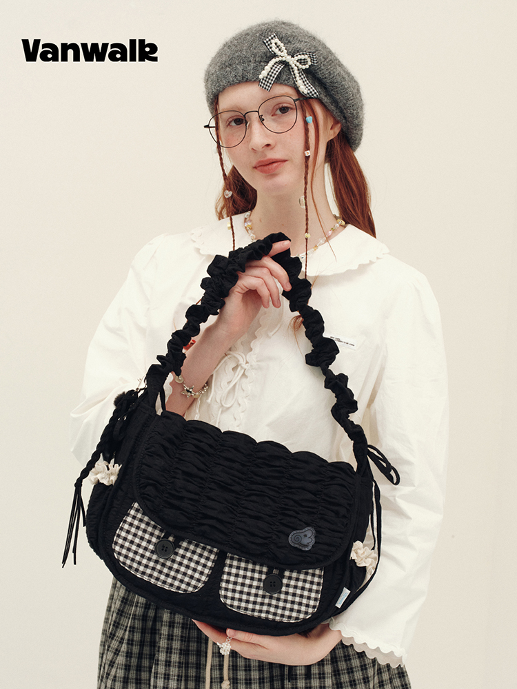 Cloud Pocket Crossbody Bag [чёрный Check]