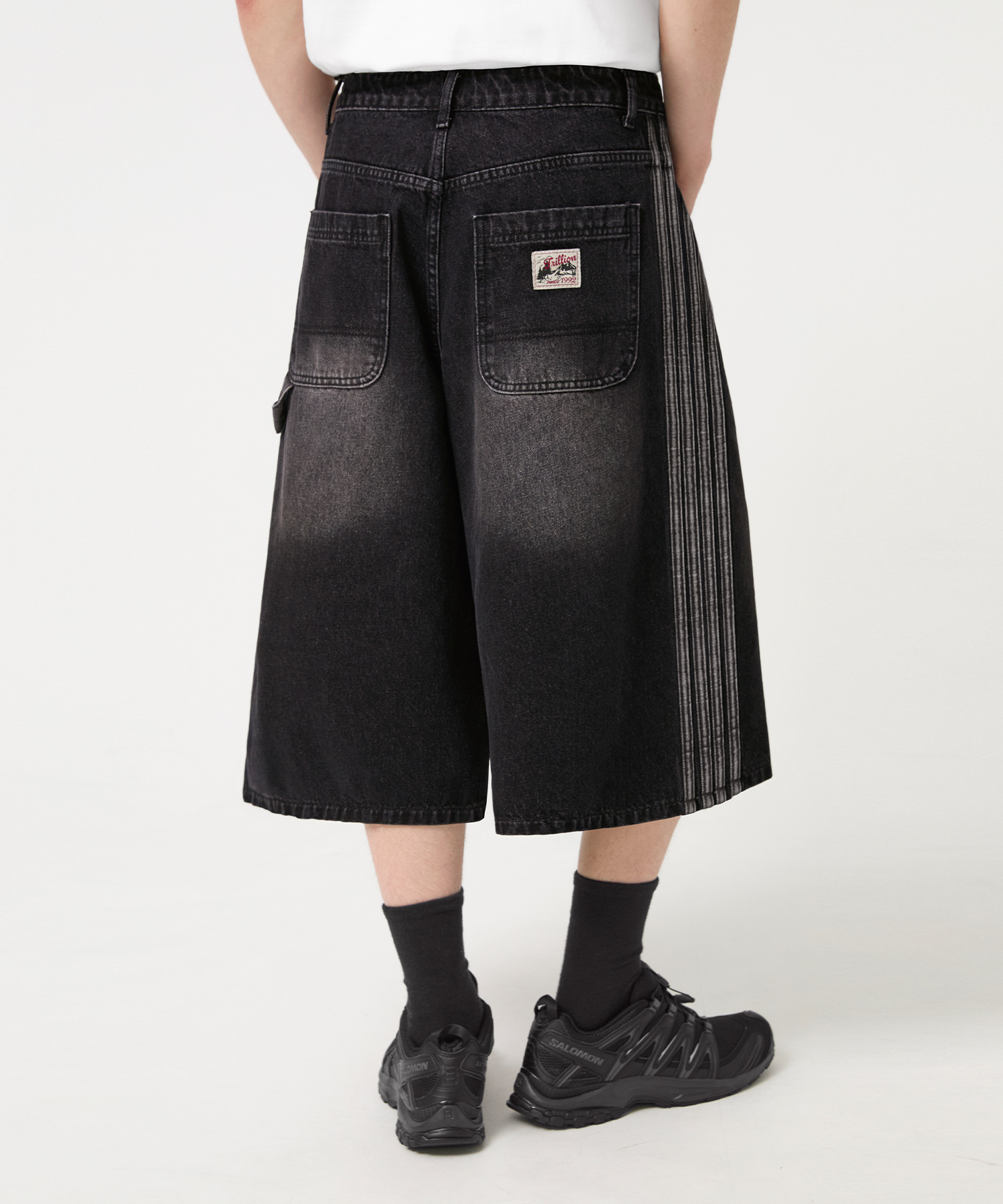 TRACK LINE WASHED DENIM BERMUDA SHORTS NORMAL BLACK