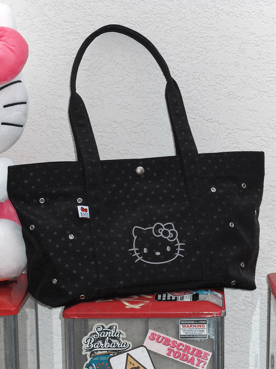 RAIVE X HELLO KITTY Shoulder in Black UF6SB131-10