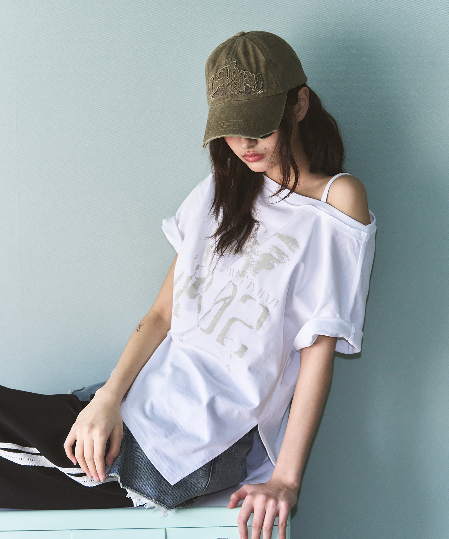 Vintage Slit One-shoulder T-Shirt [WHITE]