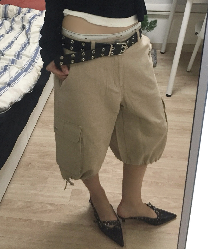Stud Cotton Cargo Bermuda Pants [BEIGE]