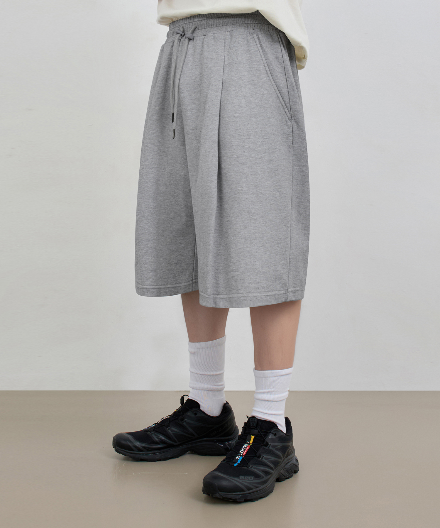 © EVERYONE’S COOLMAX® FABRIC ONE-TUCK SWEAT HALF PANTS_3 COLOR
