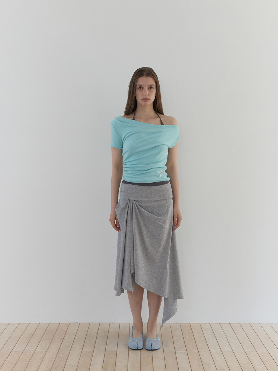 STUDDED ONE-SHOULDER T (MINT)