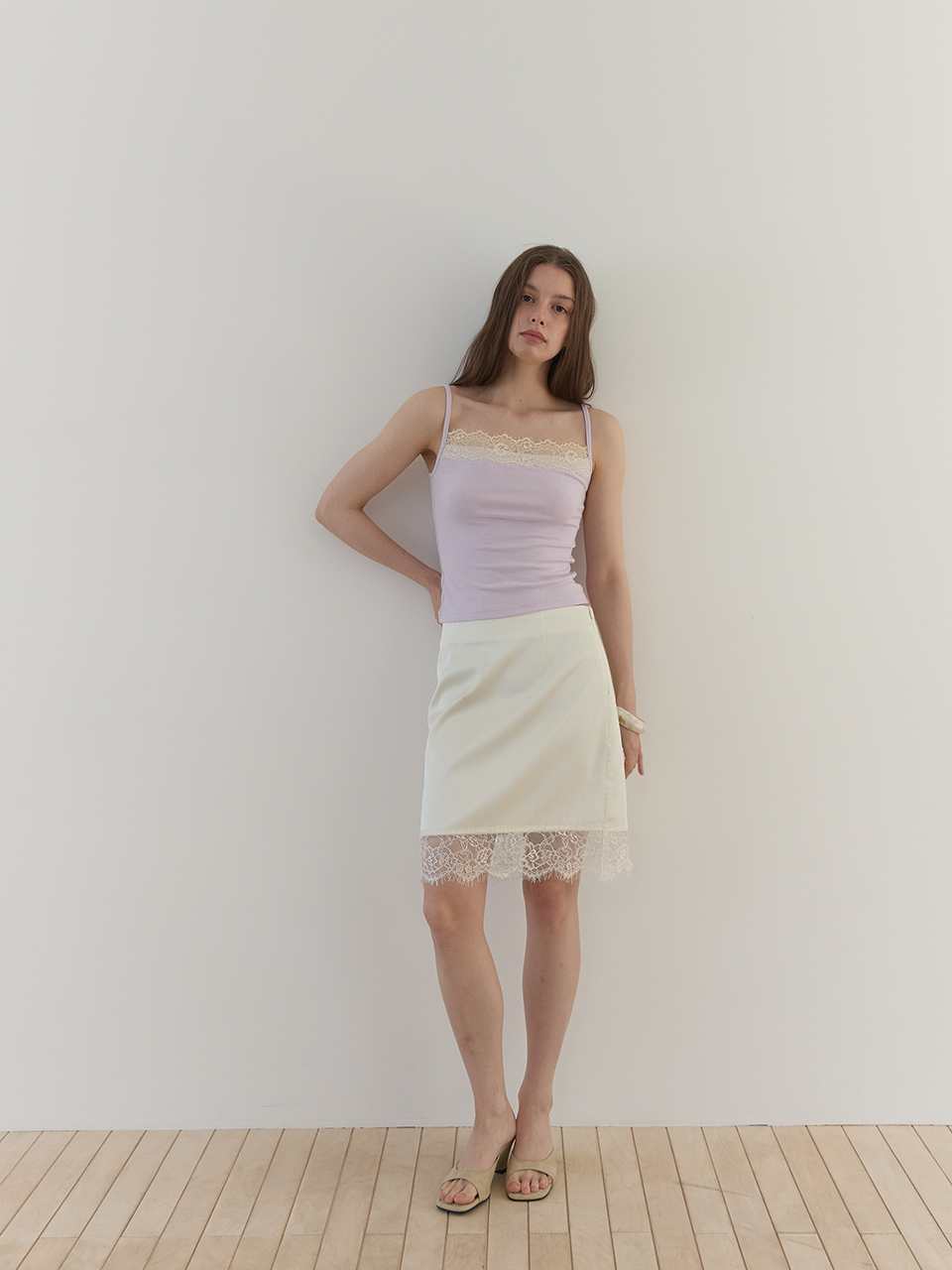 PALE LACE SLEEVELESS (VIOLET)