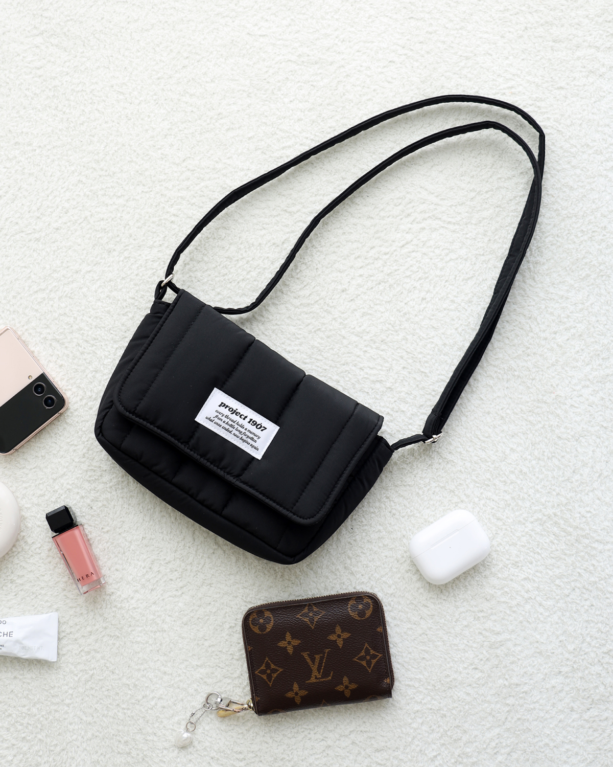 [PLASTIC] Padding Mini Cross Bag (2 Color)