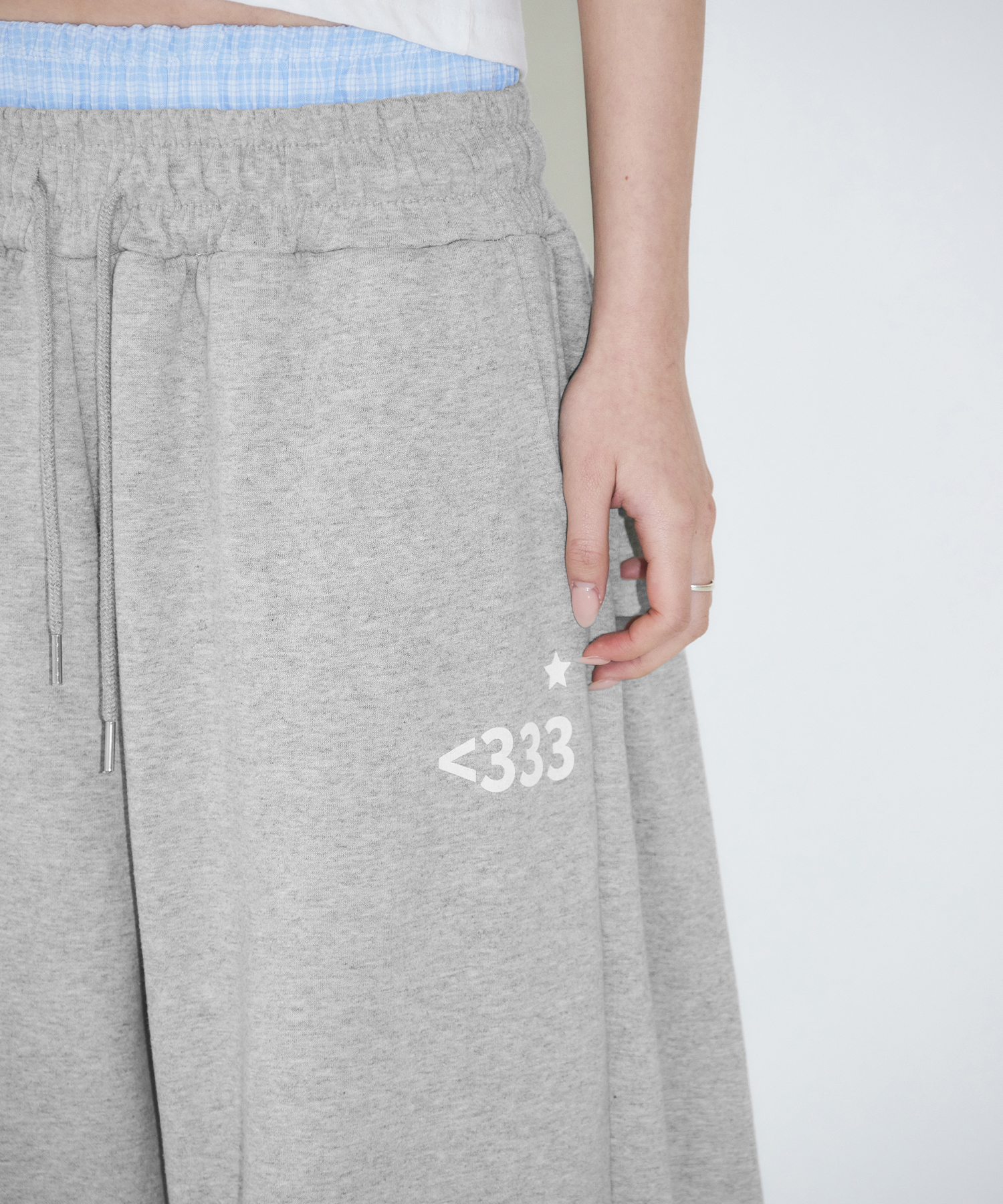 Love Emoji Check Layered спортивные брюки [Grey]