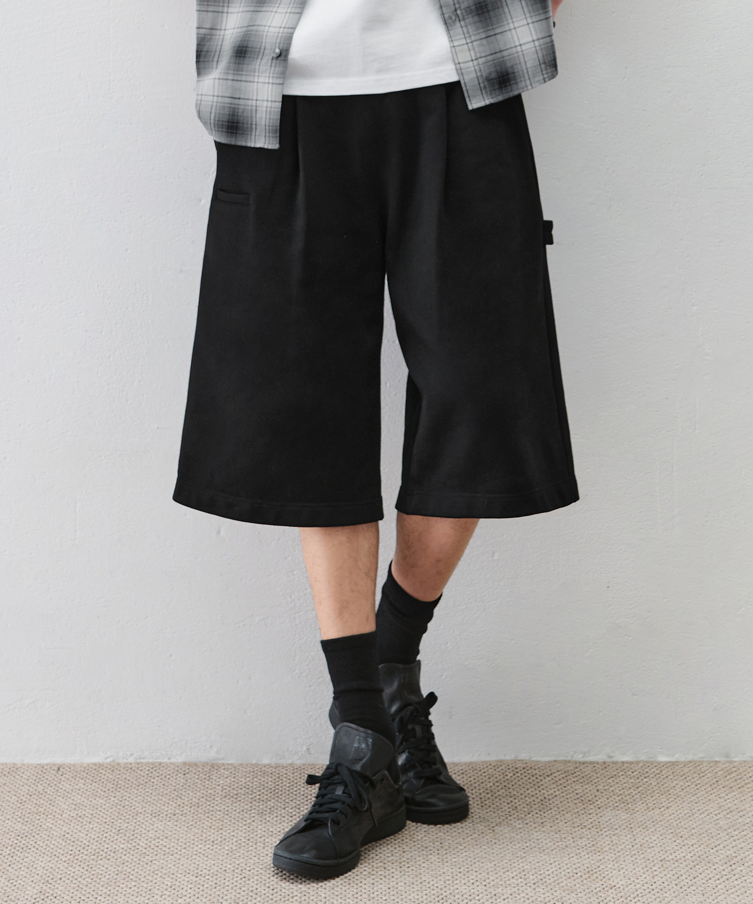 ROBUST LONG BERMUDA SWEAT PANTS [BLACK]
