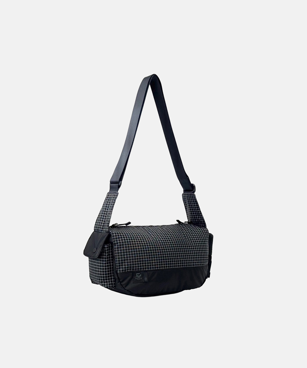 [SS26] RAMIDUS ZIP SHOULDER BAG / BLACK GRID