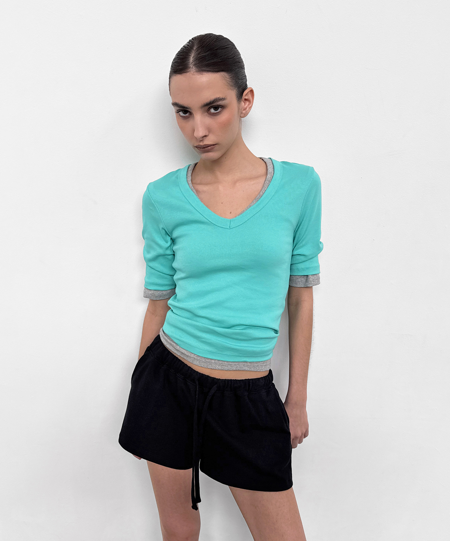 LINE.01 v-neck tee_4color