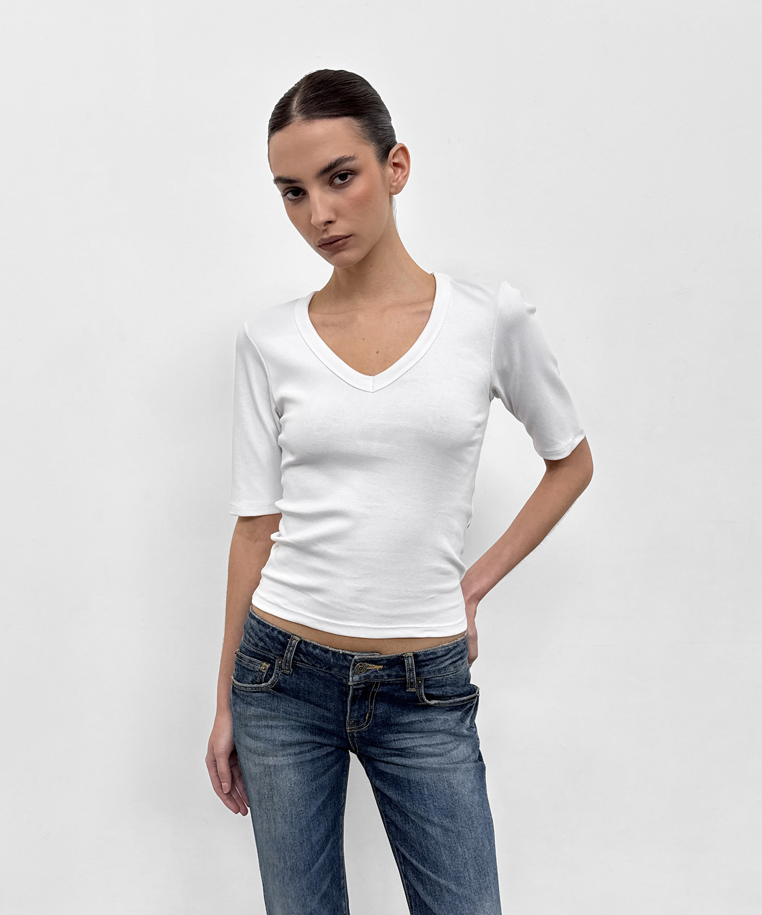 LINE.01 v-neck tee_4color