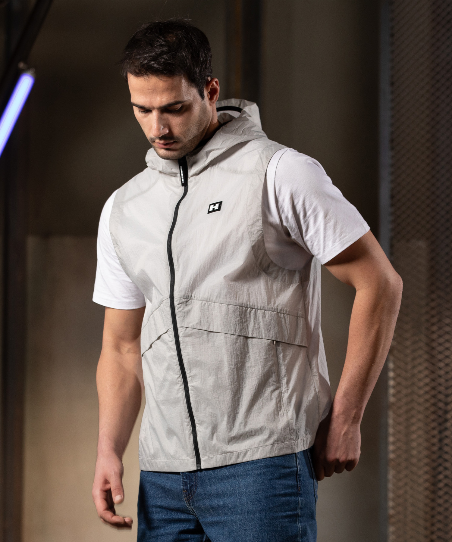 Легкий жилет из нейлона H3 Light Grey