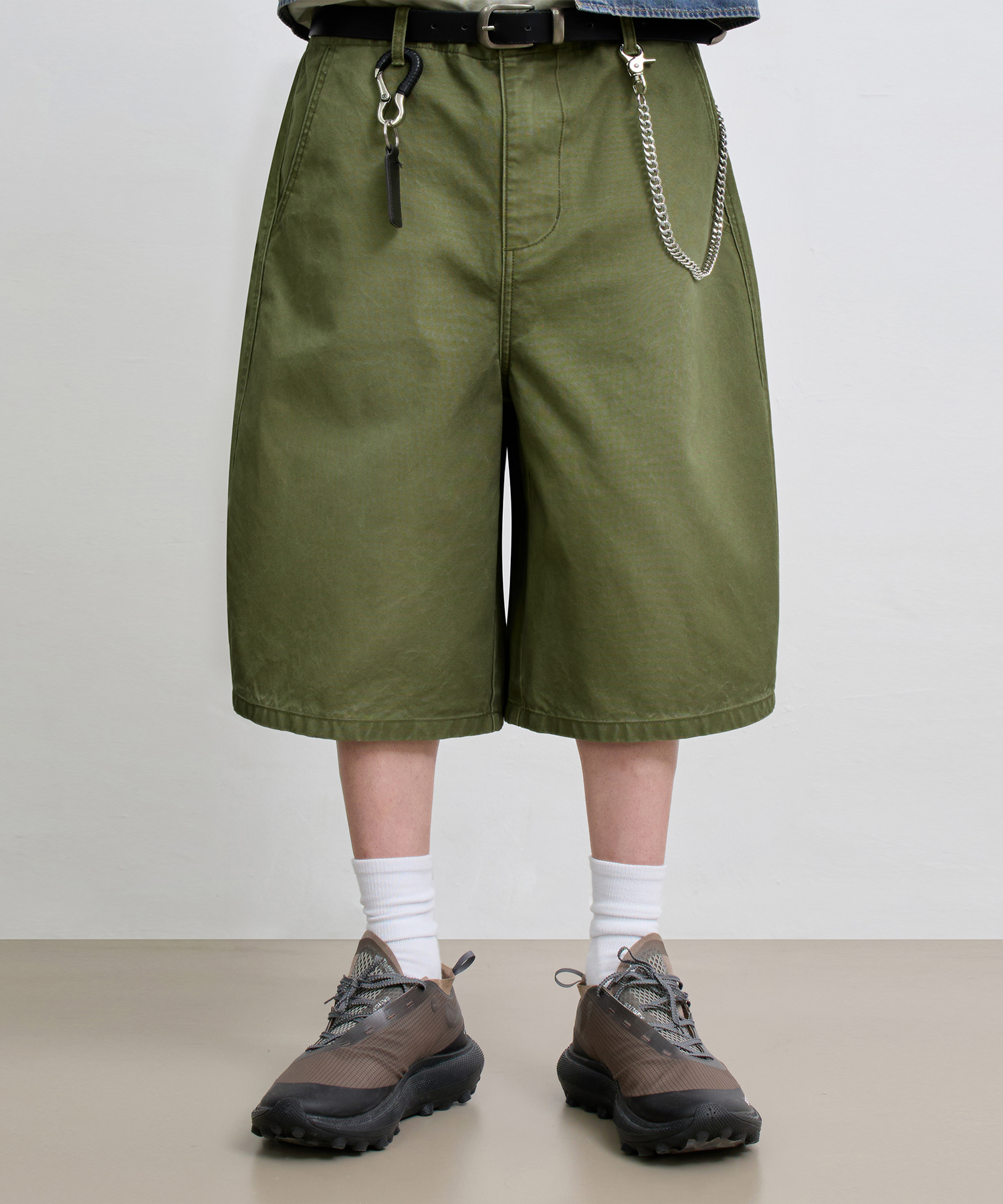 © EVERYONE’S CURVED CHINO PANTS_HALF 4 COLOR