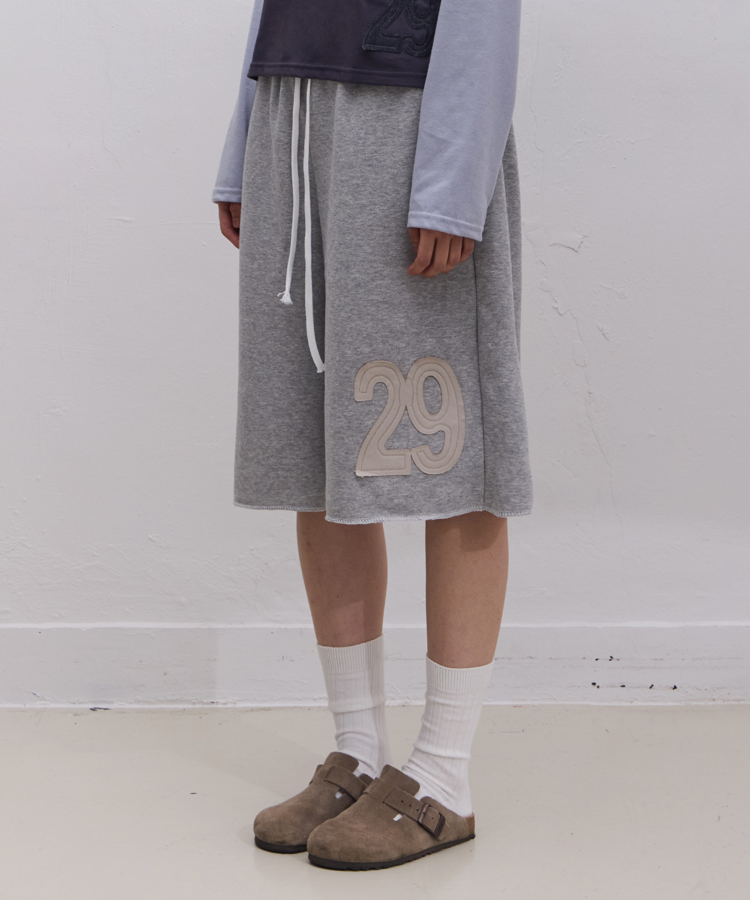e Logo Bermuda sweatpants (Gray)