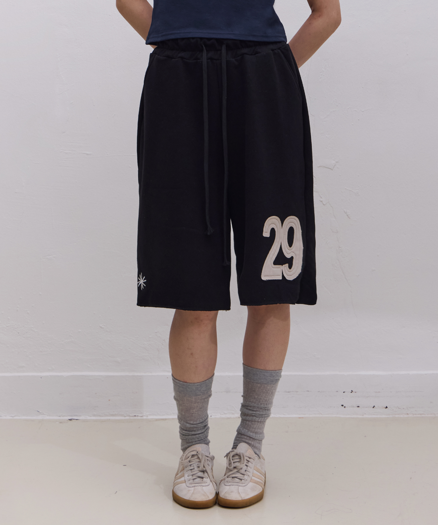 e Logo Bermuda sweatpants (Black)
