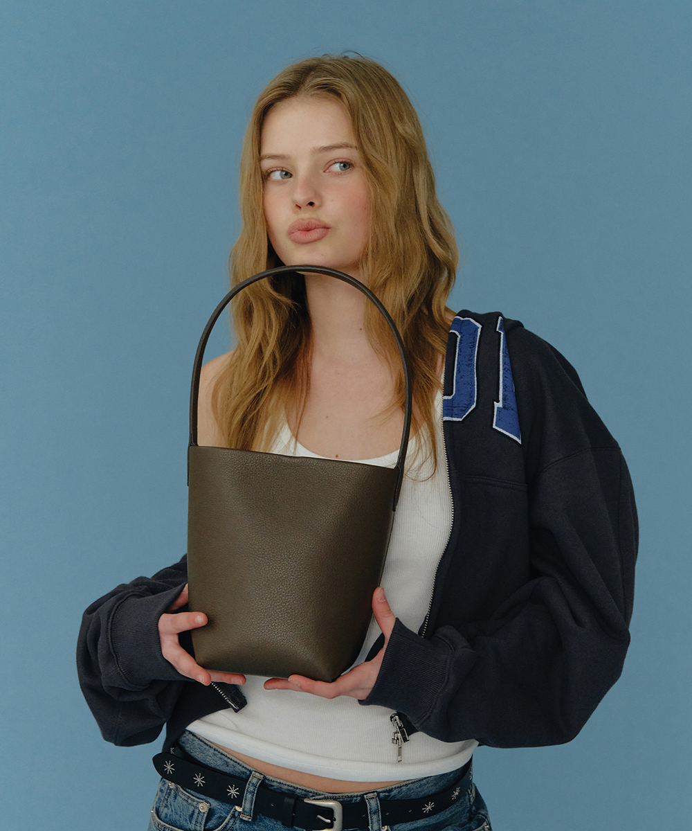 Roe Mini Bucket Bag - BROWN