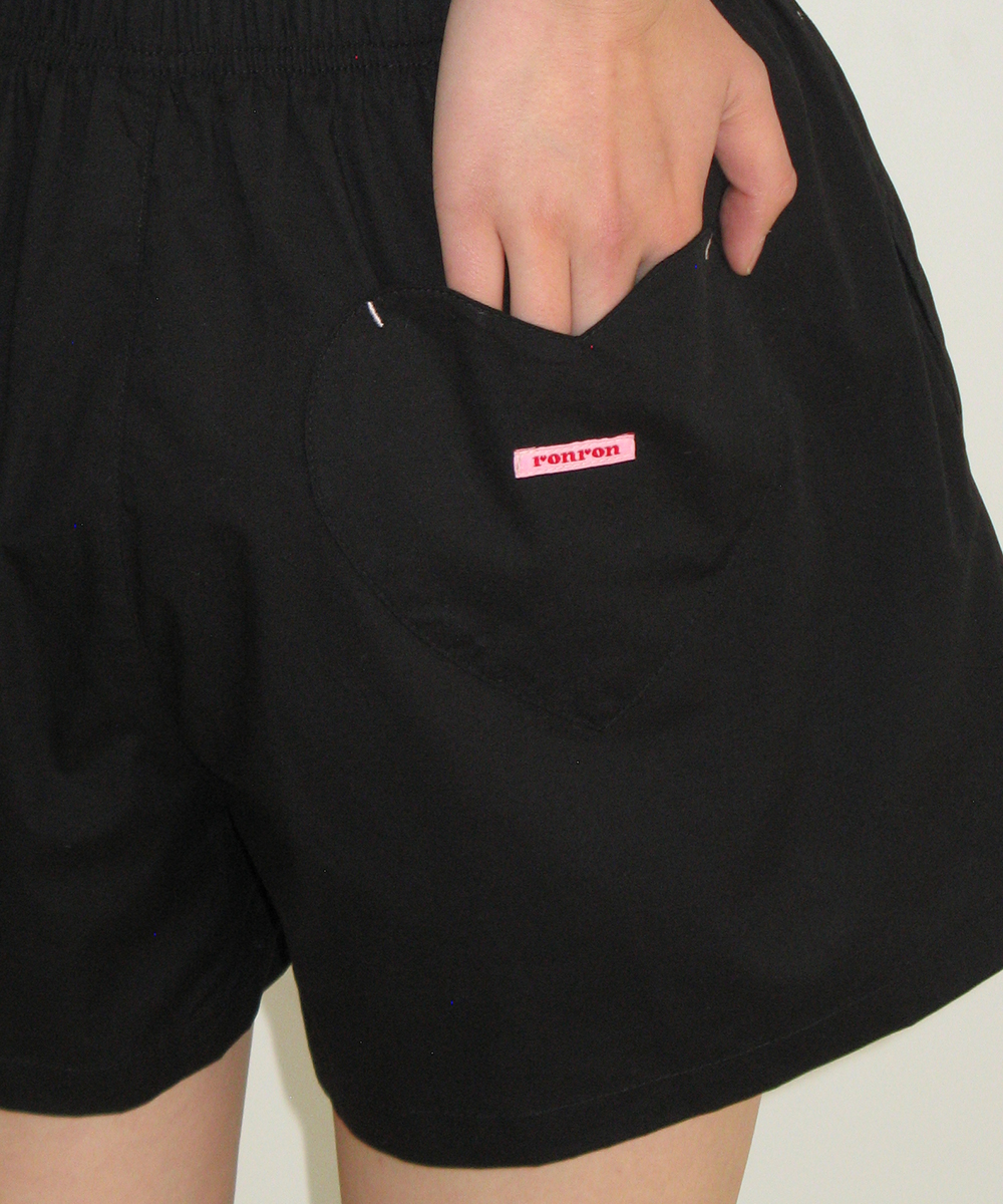 HEART POCKET TRUNK SHORT PANTS BLACK