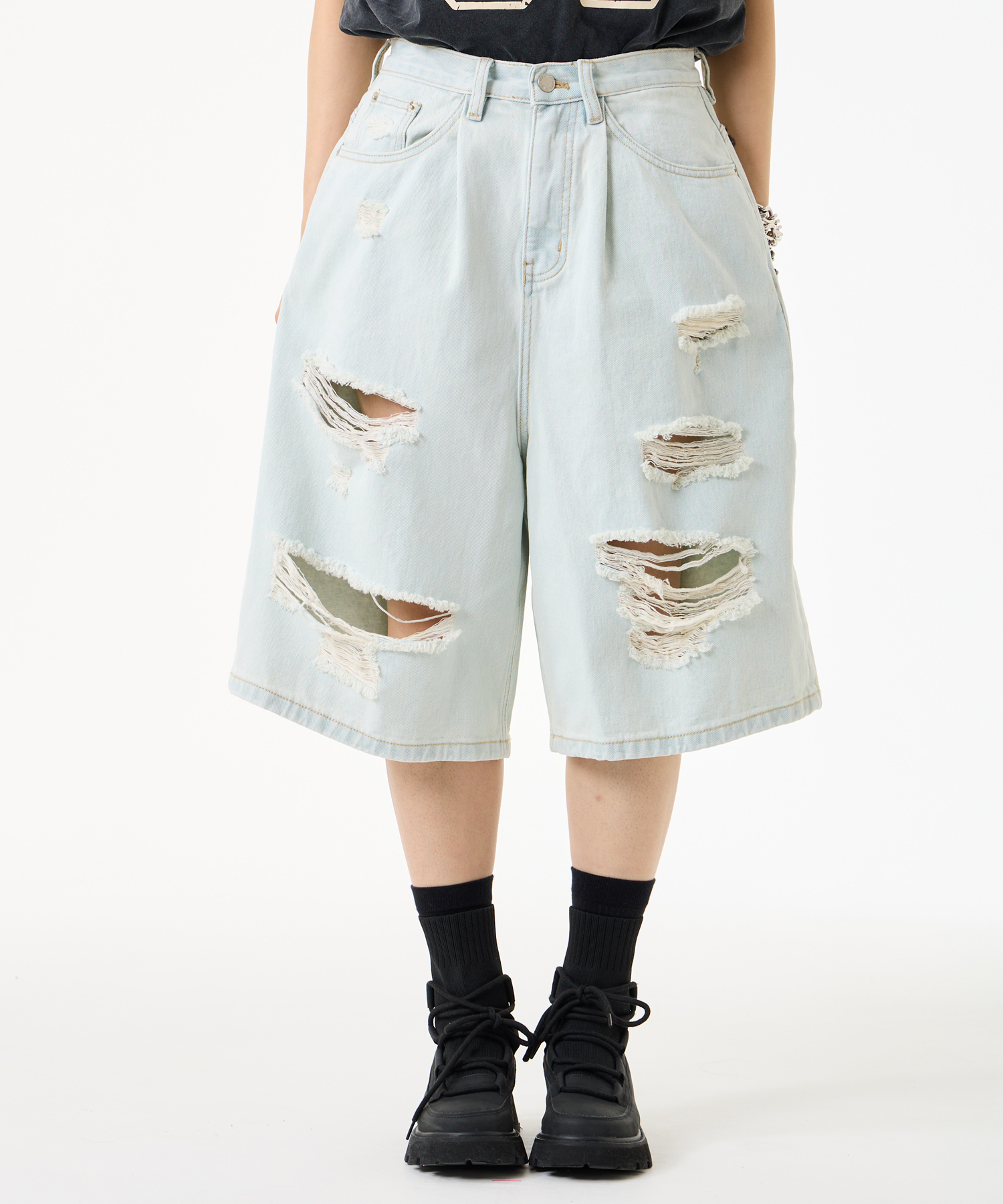 Hard Destroyed Wide Denim Bermuda Shorts Light Blue