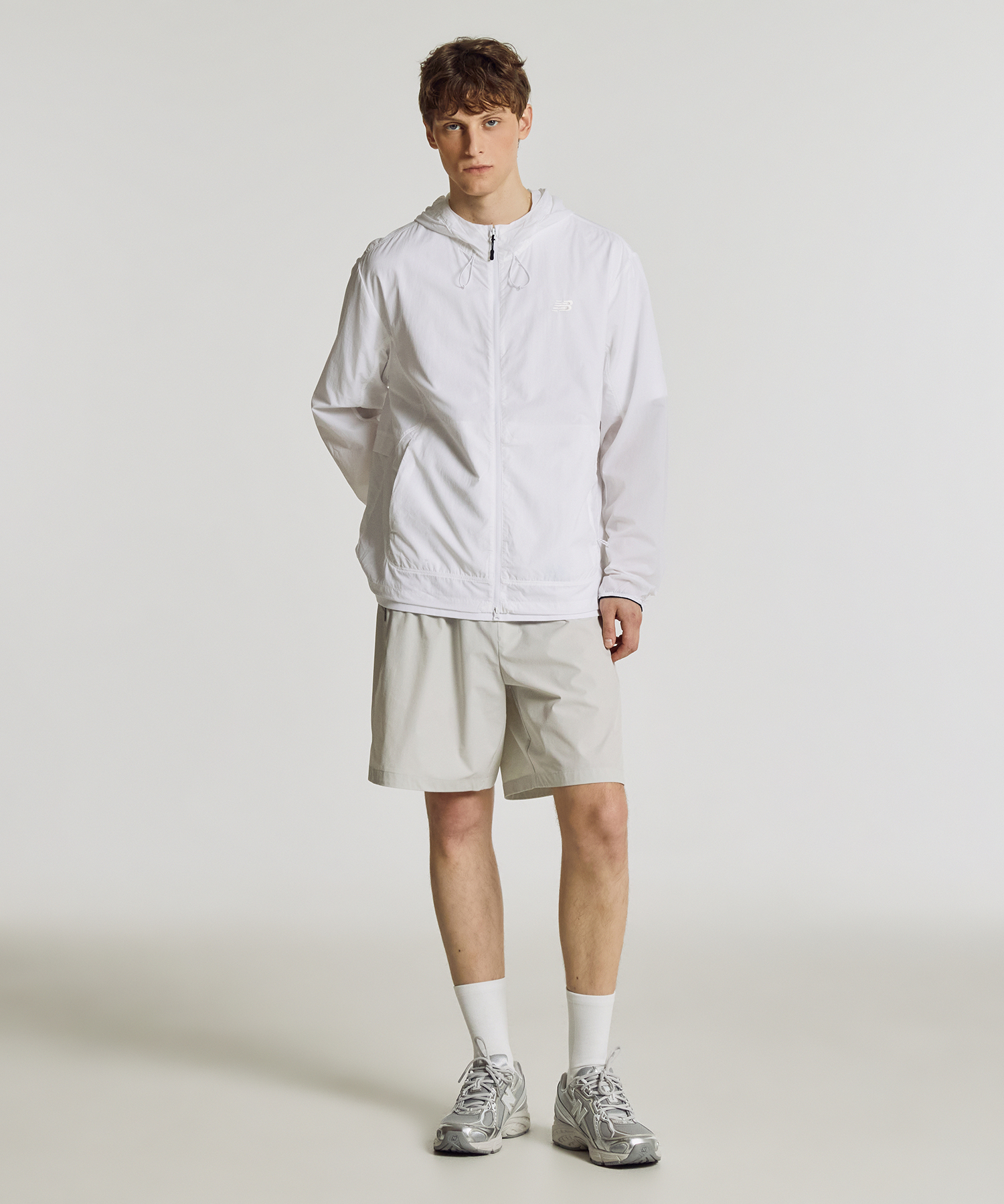 NBNAG21503 UNI AIR сверхлёгкий ветровик с капюшоном (WHITE)