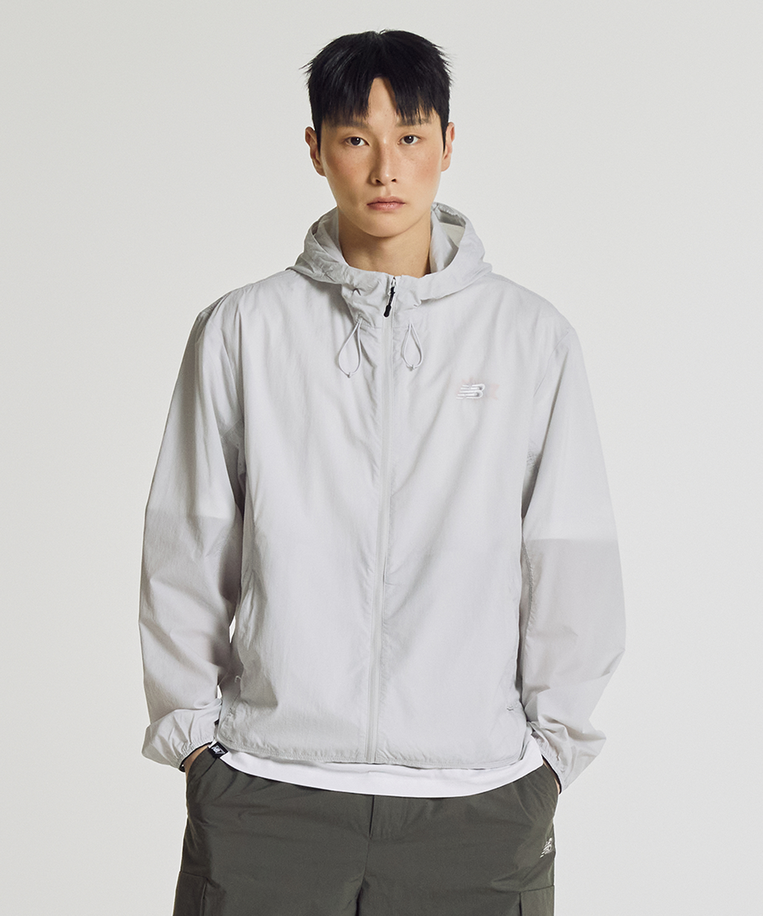 NBNAG21503 / Легкая ветровка с капюшоном UNI AIR (LIGHT GRAY)