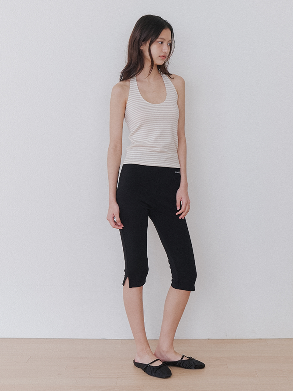 banding capri slit pants - black