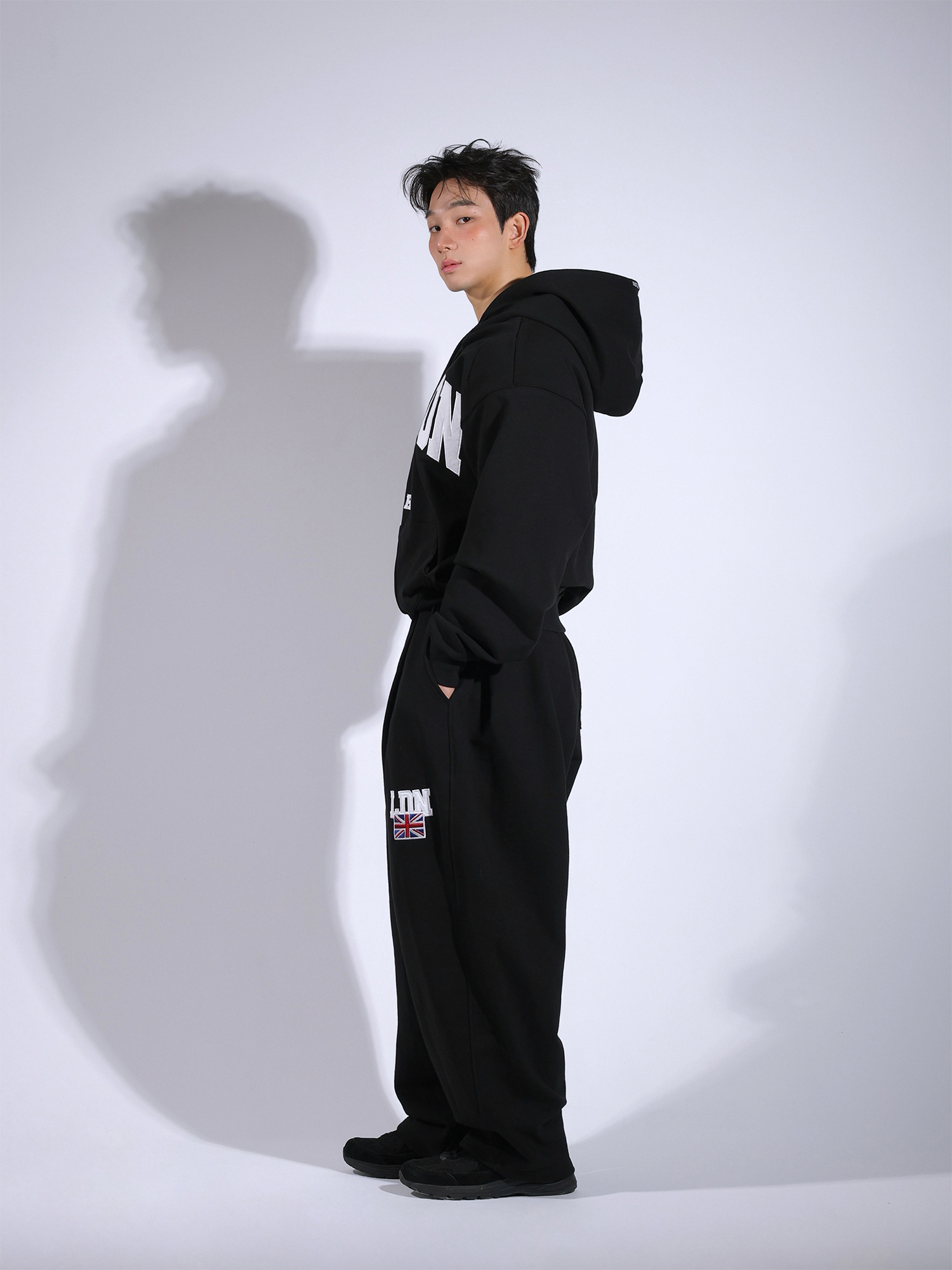 STRUCTURED SHOULDER LONDON HOODIE ZIP-UP JACKET(BLACK)