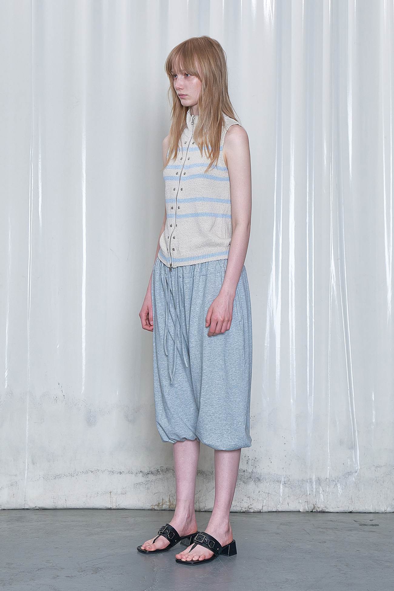 STRIPE KNIT VEST ZIP UP IN LIGHT GREY