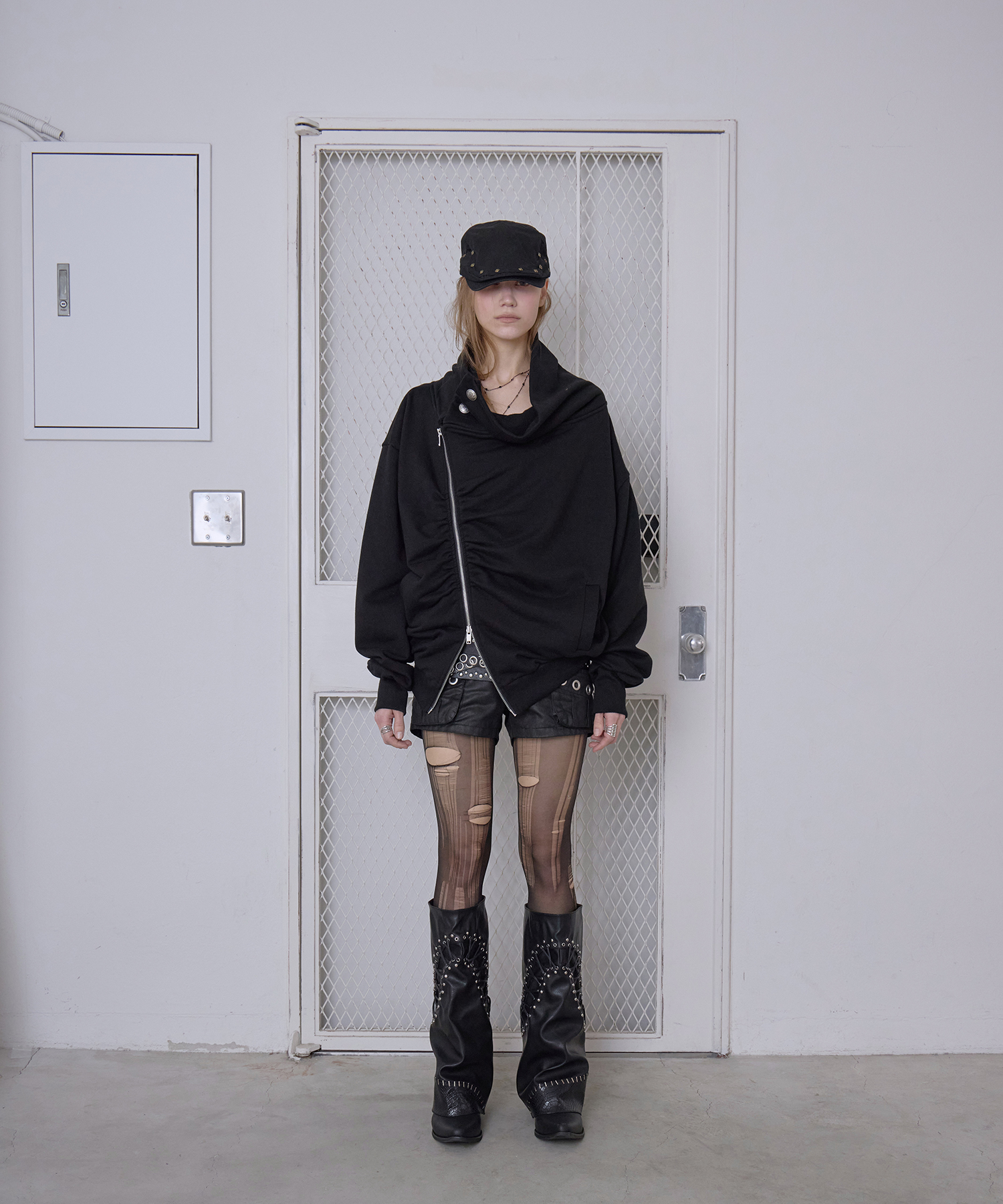 GLORY RUCHED ZIP UP / BLACK