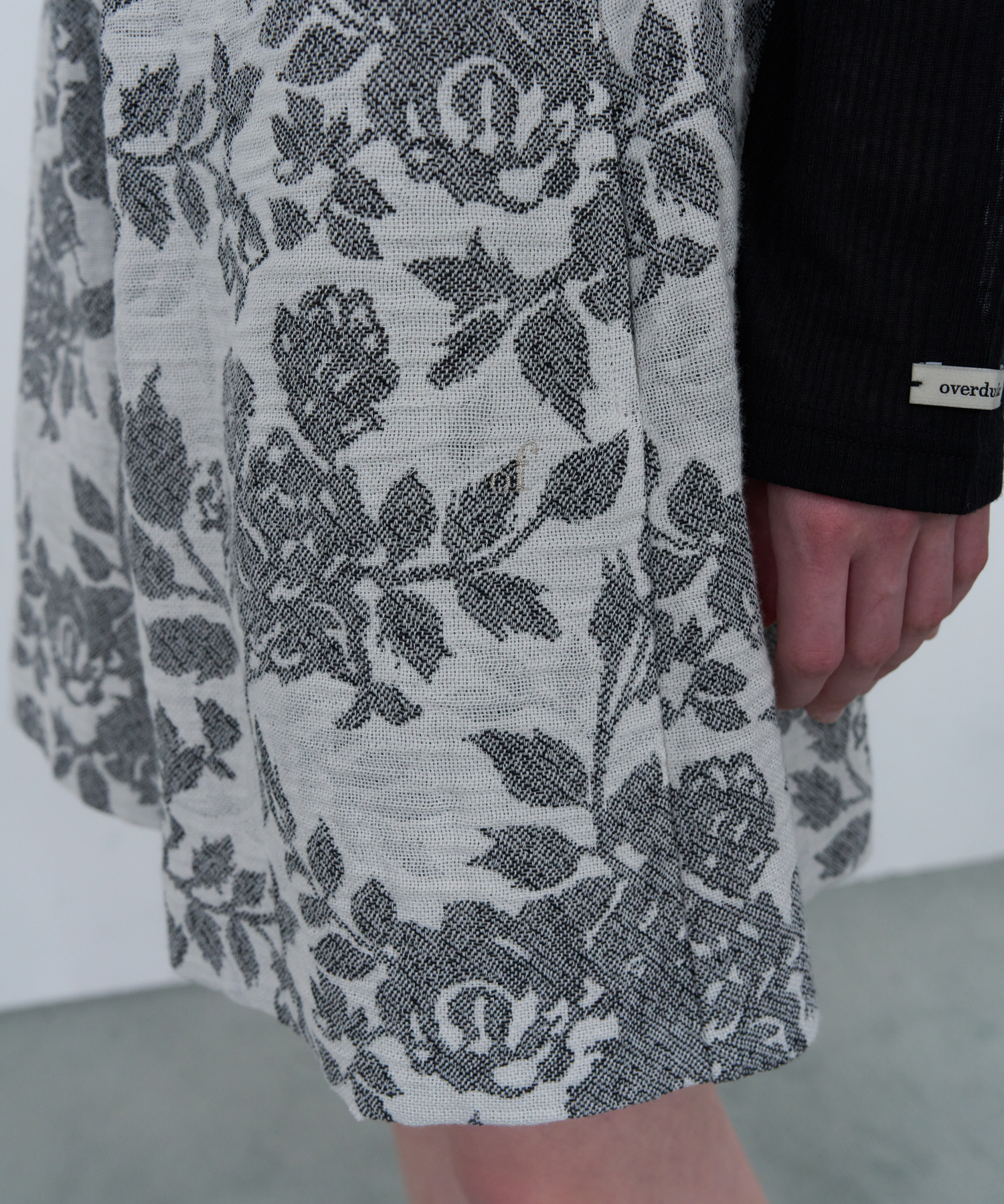 TEXTURE WIDE HALF PANTS_BLACK FLOWER