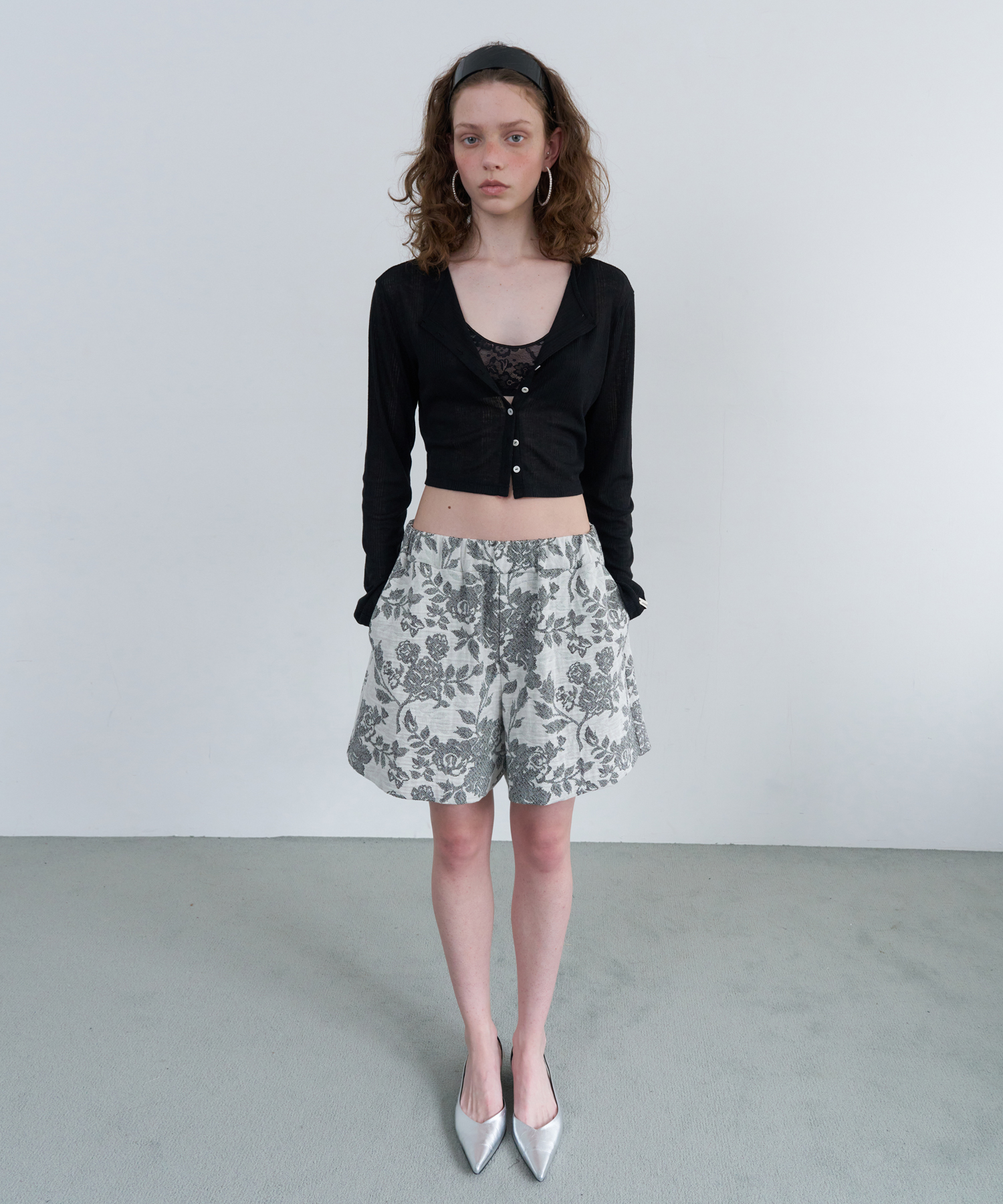 TEXTURE WIDE HALF PANTS_BLACK FLOWER