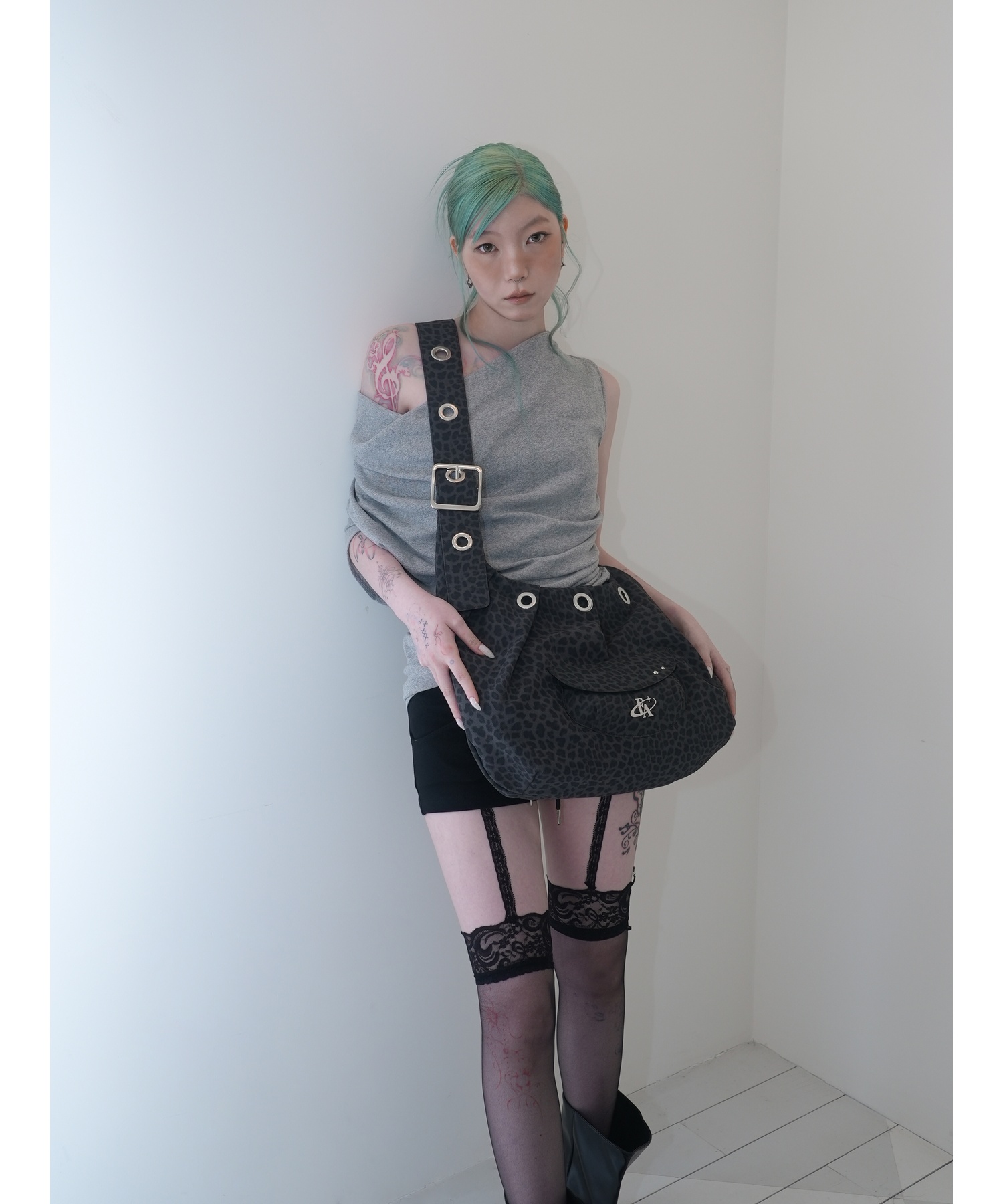 Carry all large hobo bag leopard black