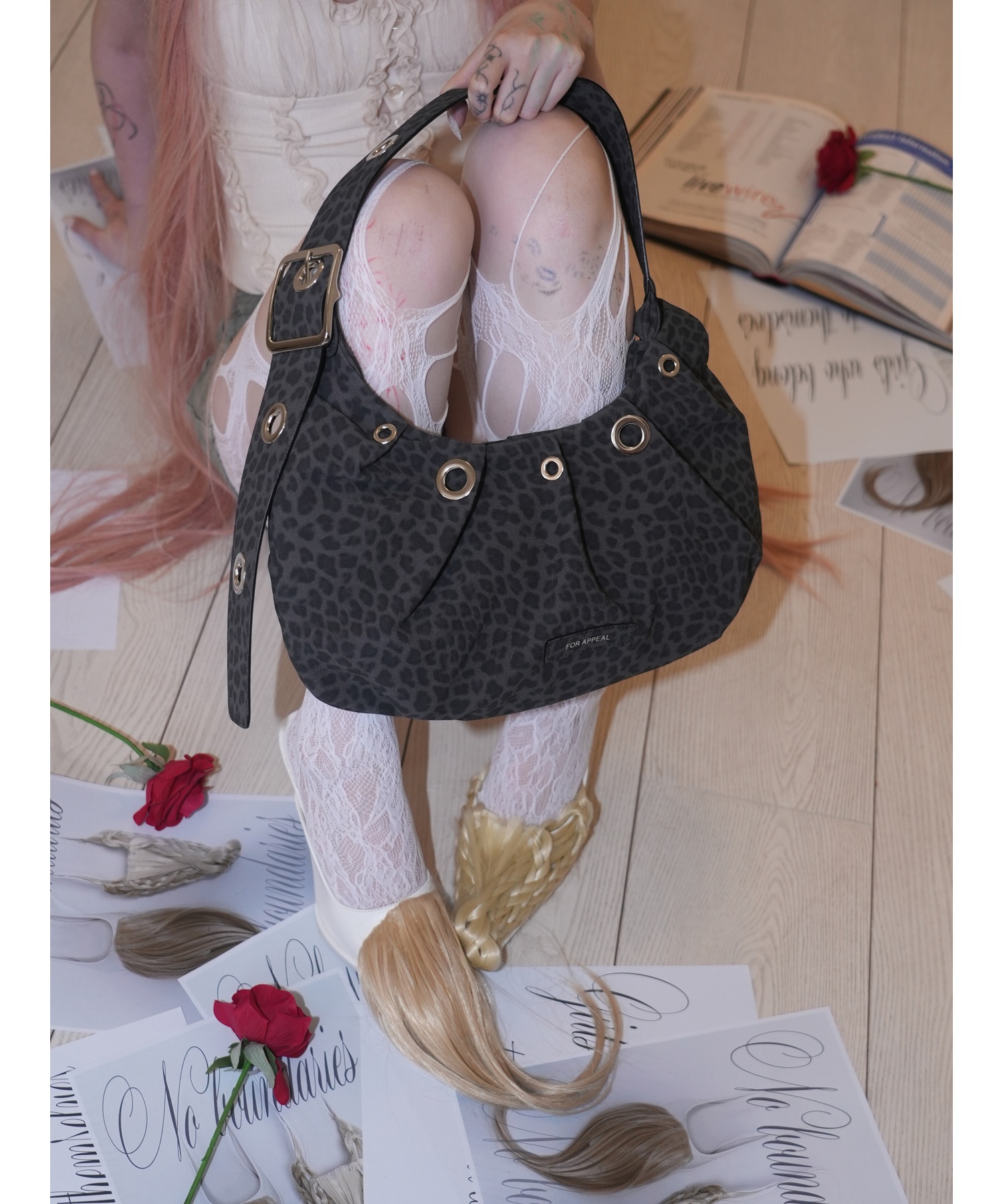 Carry light hobo bag leopard black