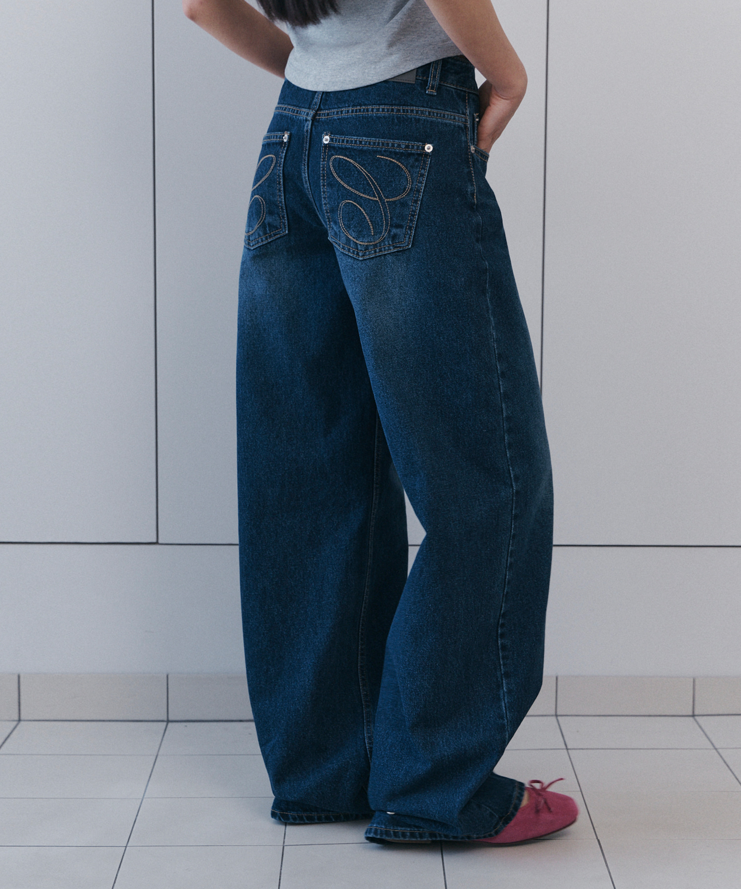 C BACK LOGO WIDE DENIM PANTS_DARK BLUE