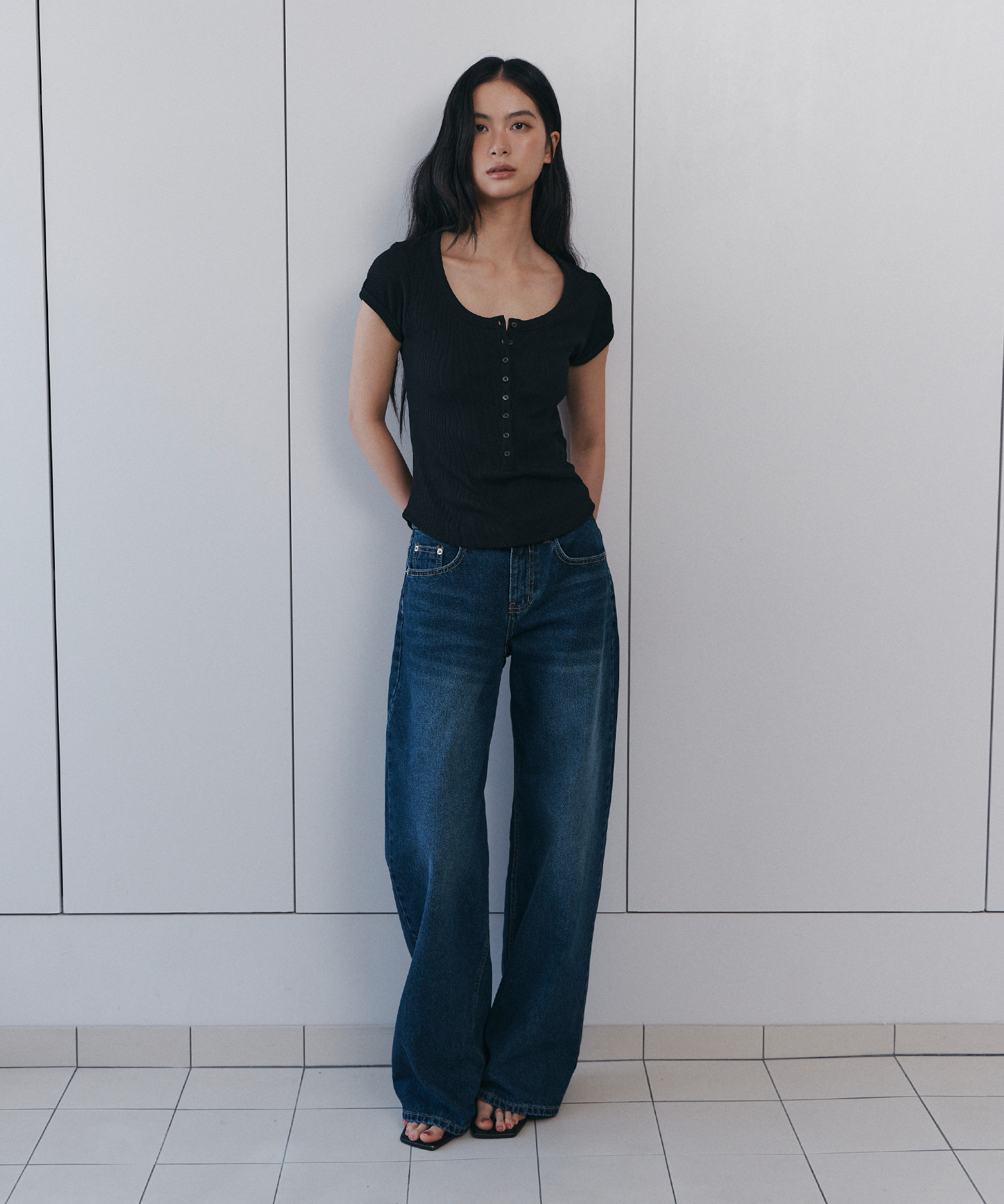 C BACK LOGO WIDE DENIM PANTS_DARK BLUE