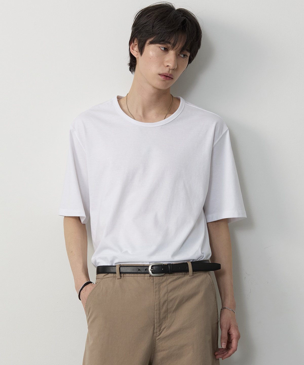 Футболка regular fit с U-вырезом