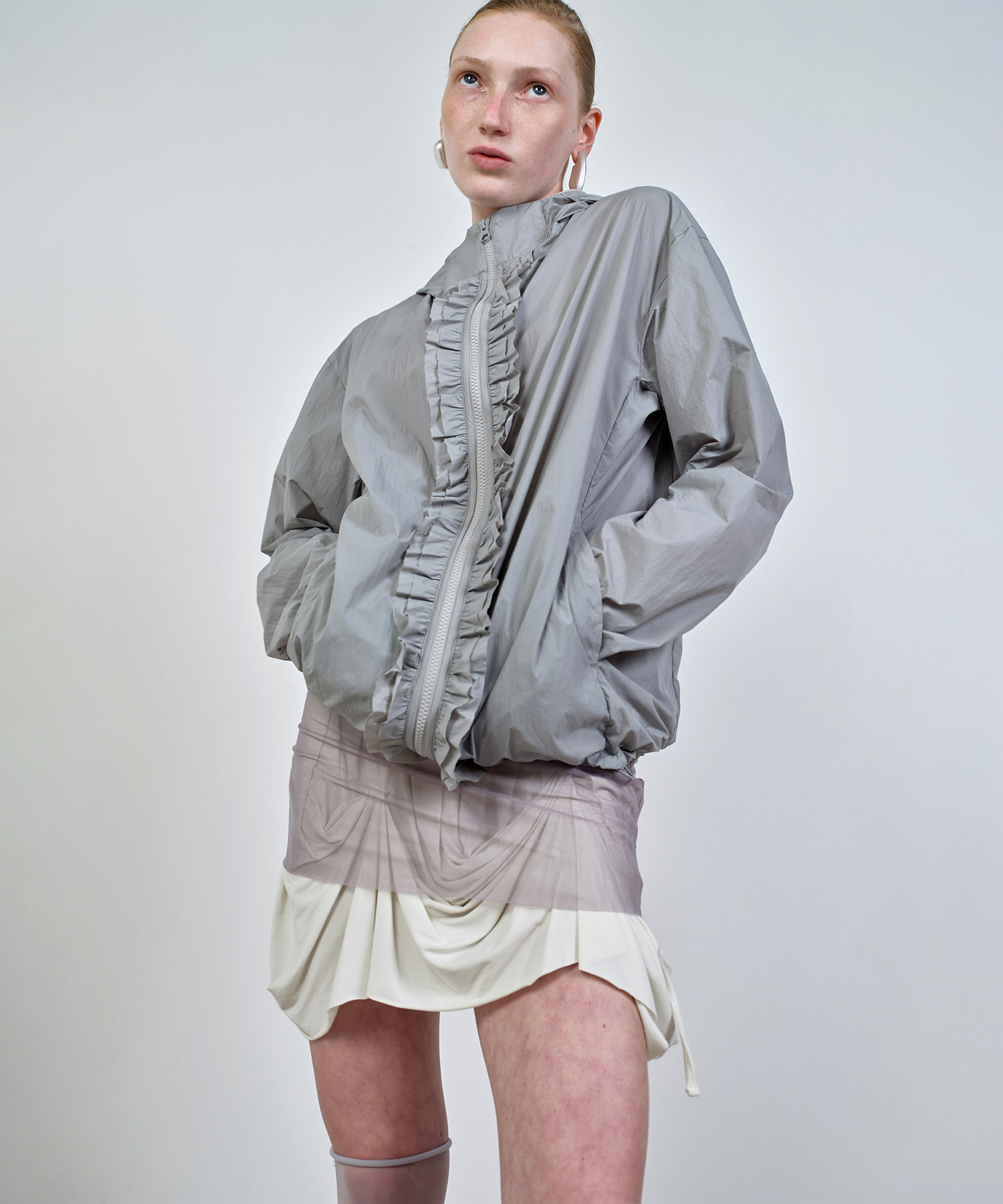 RUFFLE WIND BREAKER LIGHT GRAY